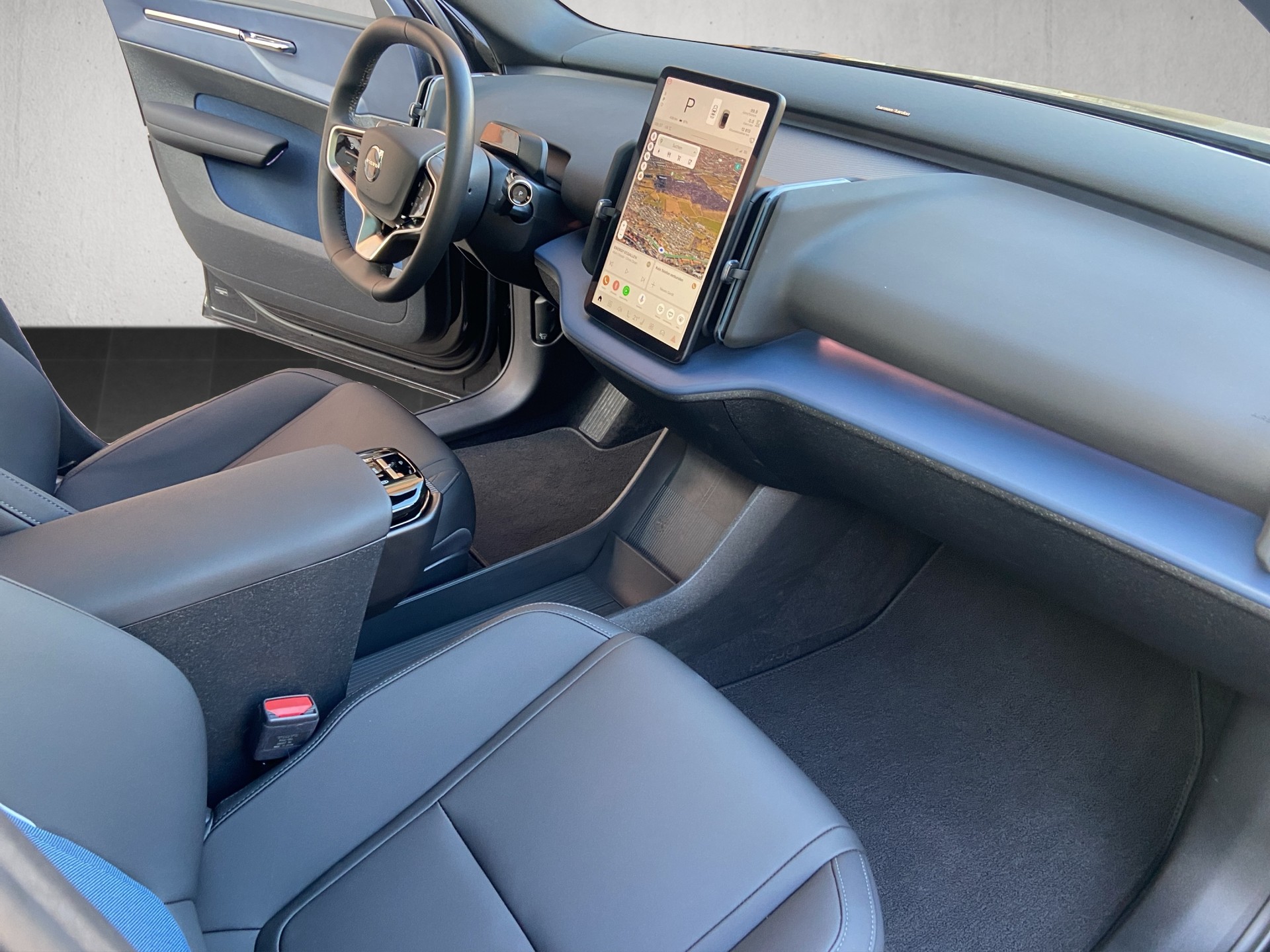 VOLVO EX30 E60 69kWh Twin Ultra-image-12