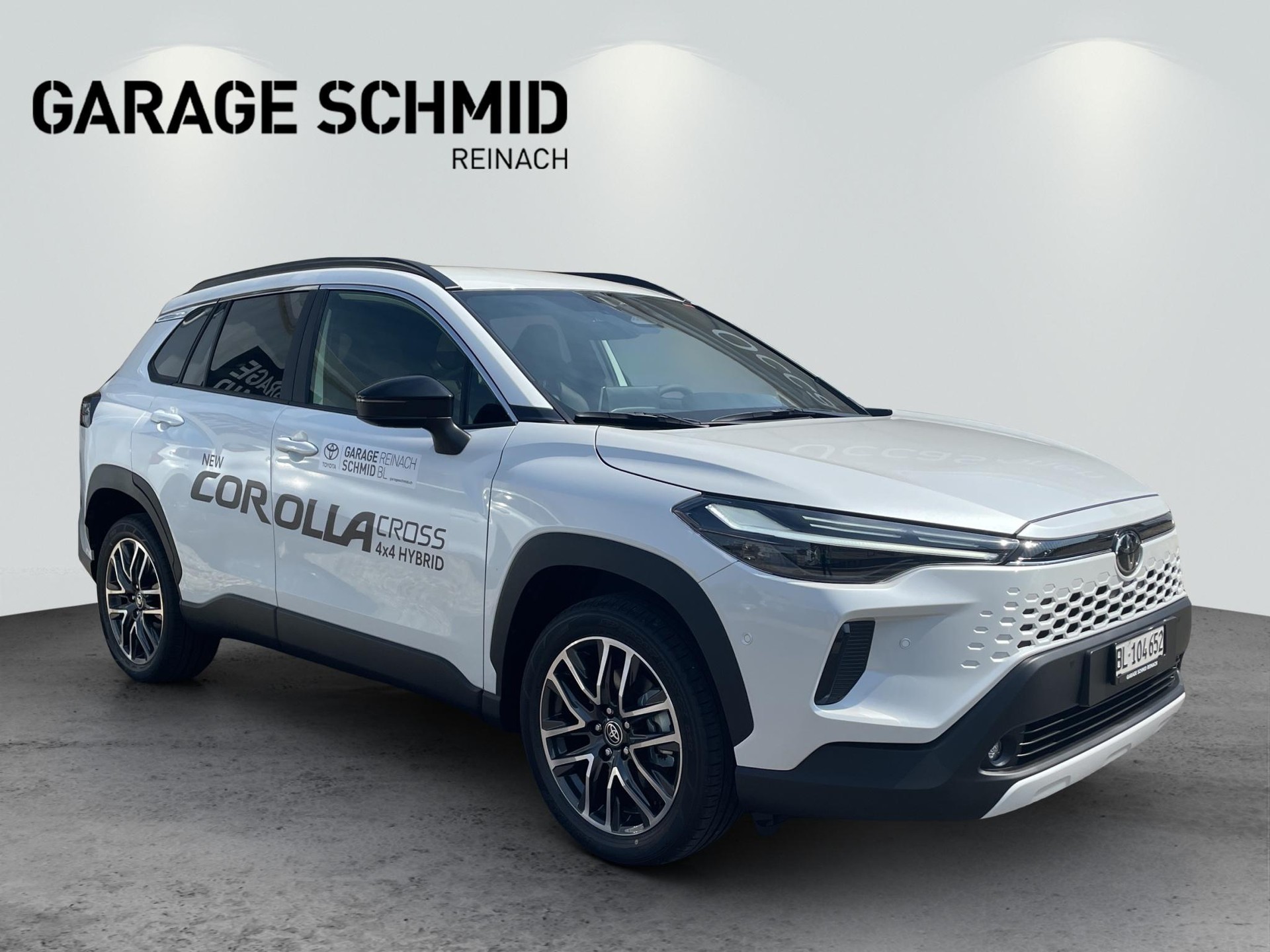 TOYOTA Corolla Cross 2.0 HSD Premium AWD-i-image-8