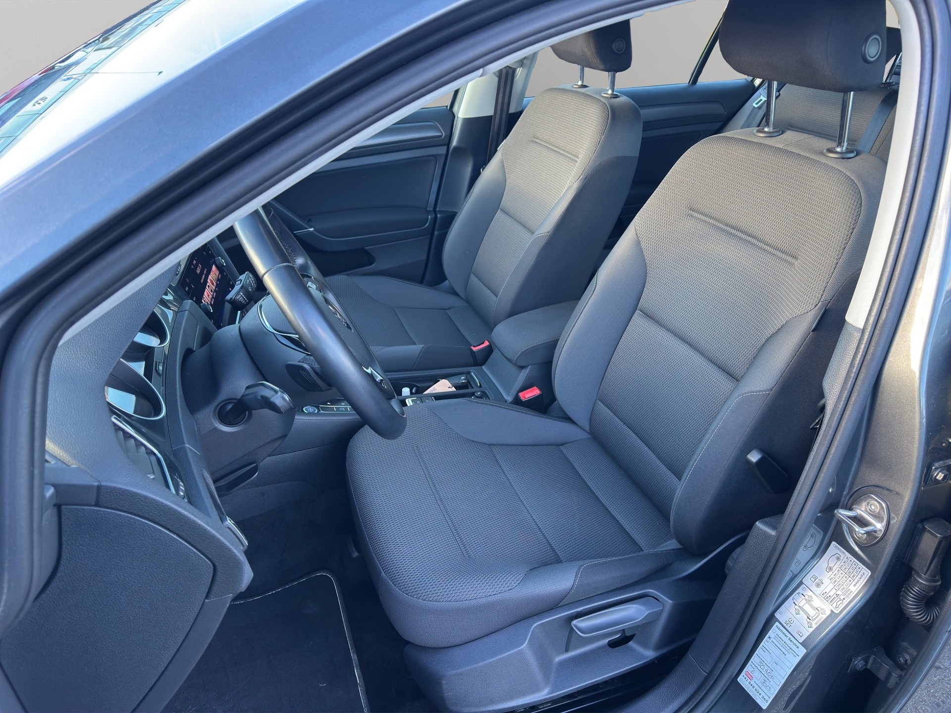 VW Golf Variant 1.5 TGI BlueMotion Comfortline DSG-image-8