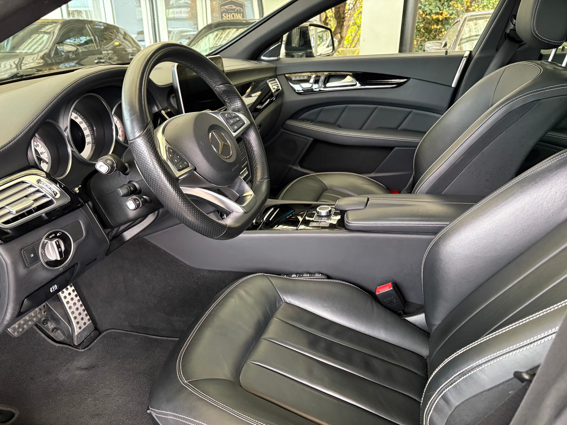 MERCEDES-BENZ CLS 500 4Matic 9G-Tronic-image-5