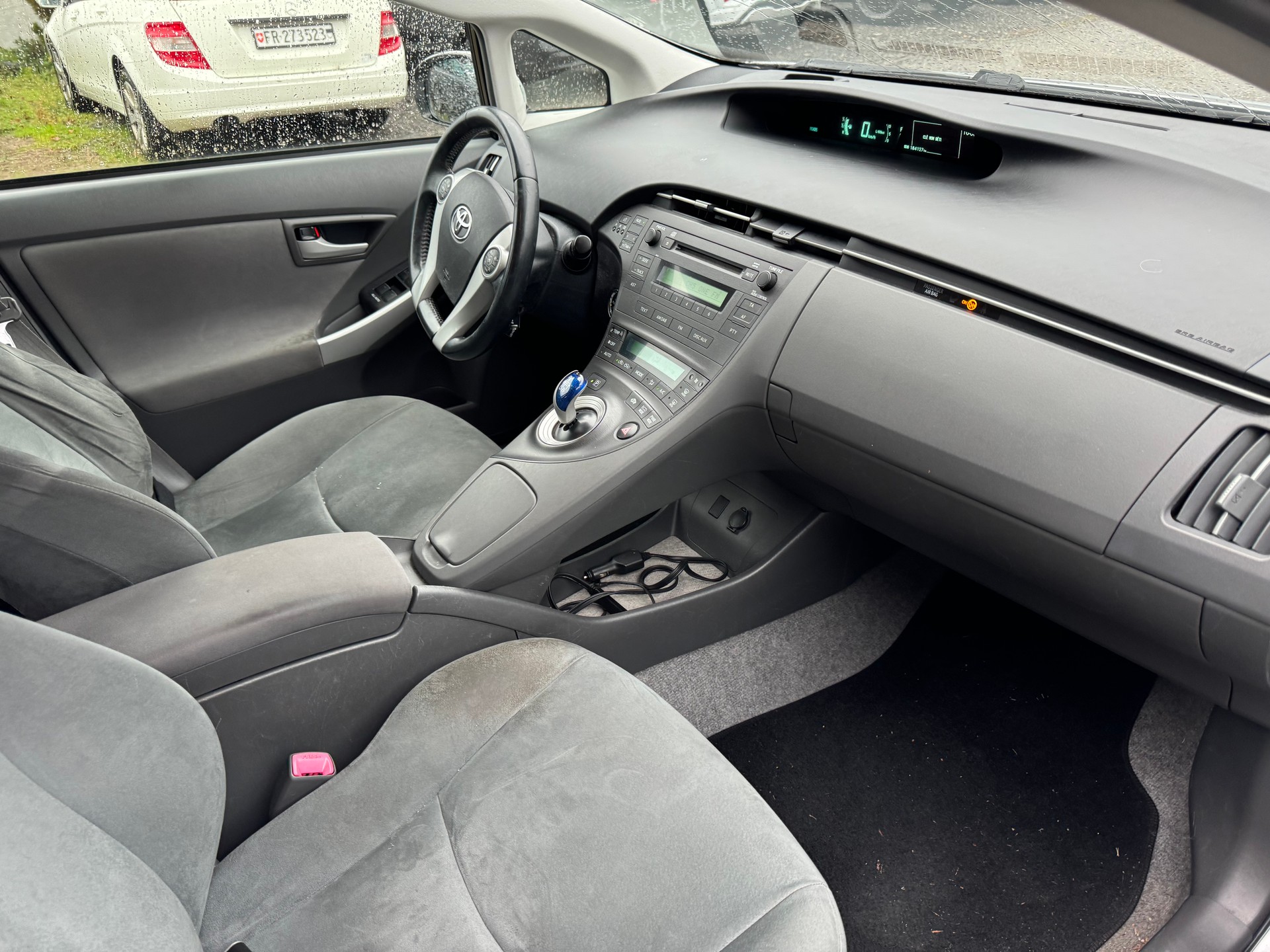 TOYOTA Prius 1.8 16V HSD Sol-image-6