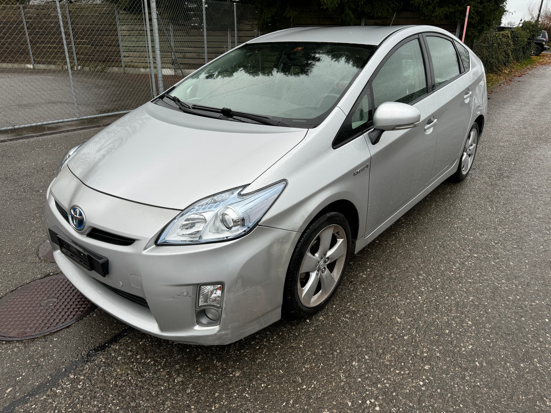 TOYOTA Prius 1.8 16V HSD Sol-image-0