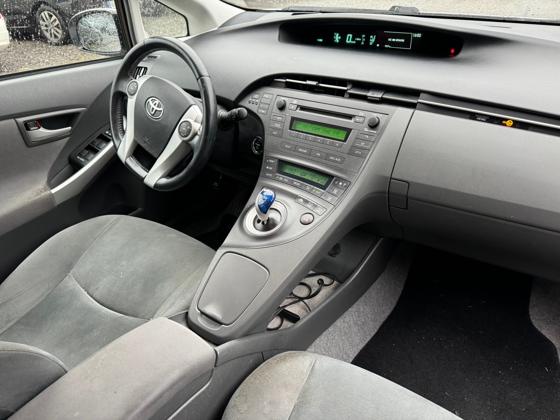 TOYOTA Prius 1.8 16V HSD Sol-image-5
