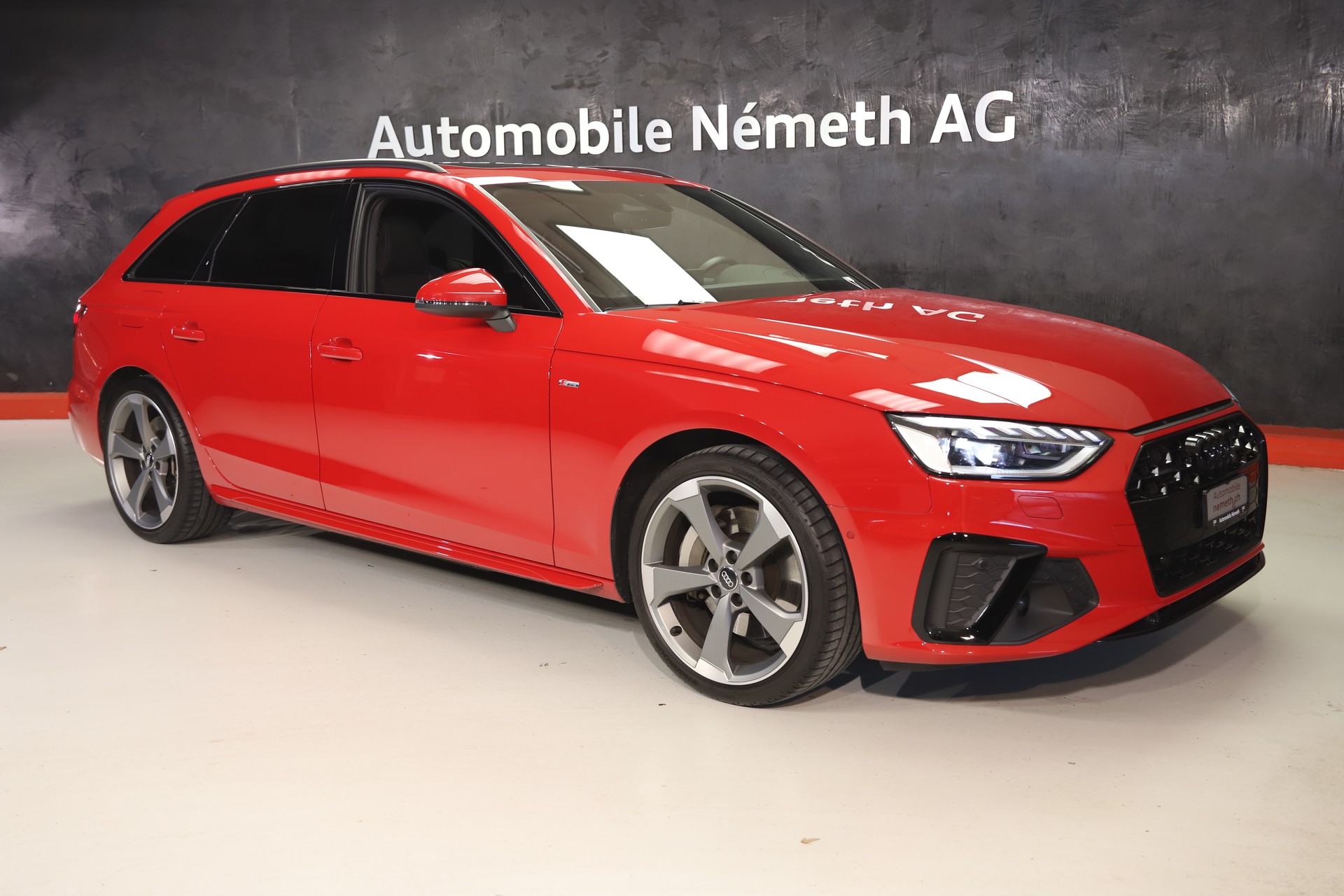 AUDI A4 Avant 45 TFSI S line S-tronic quattro