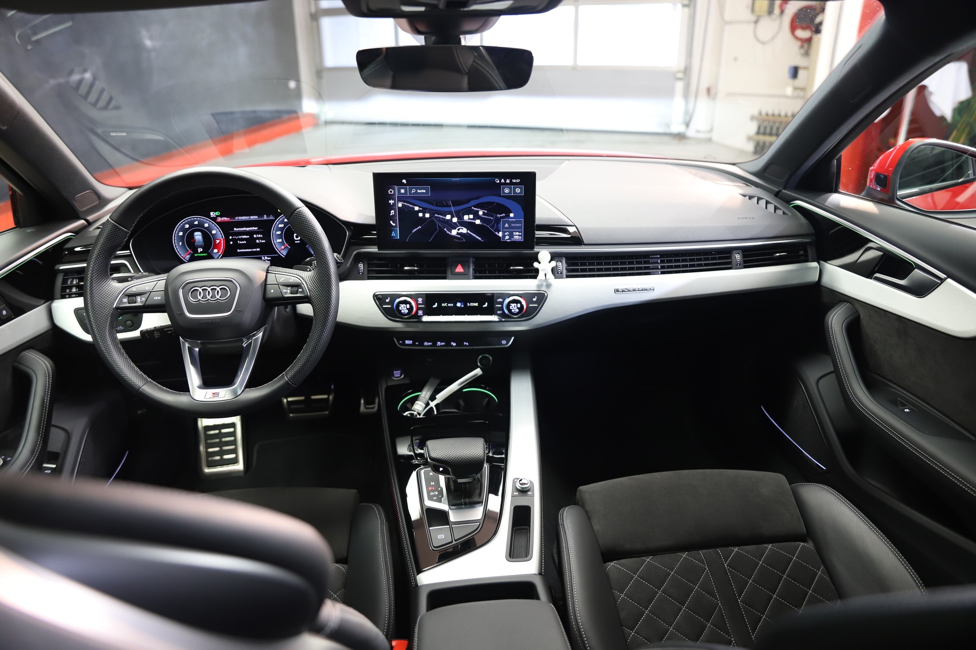 AUDI A4 Avant 45 TFSI S line S-tronic quattro-image-10