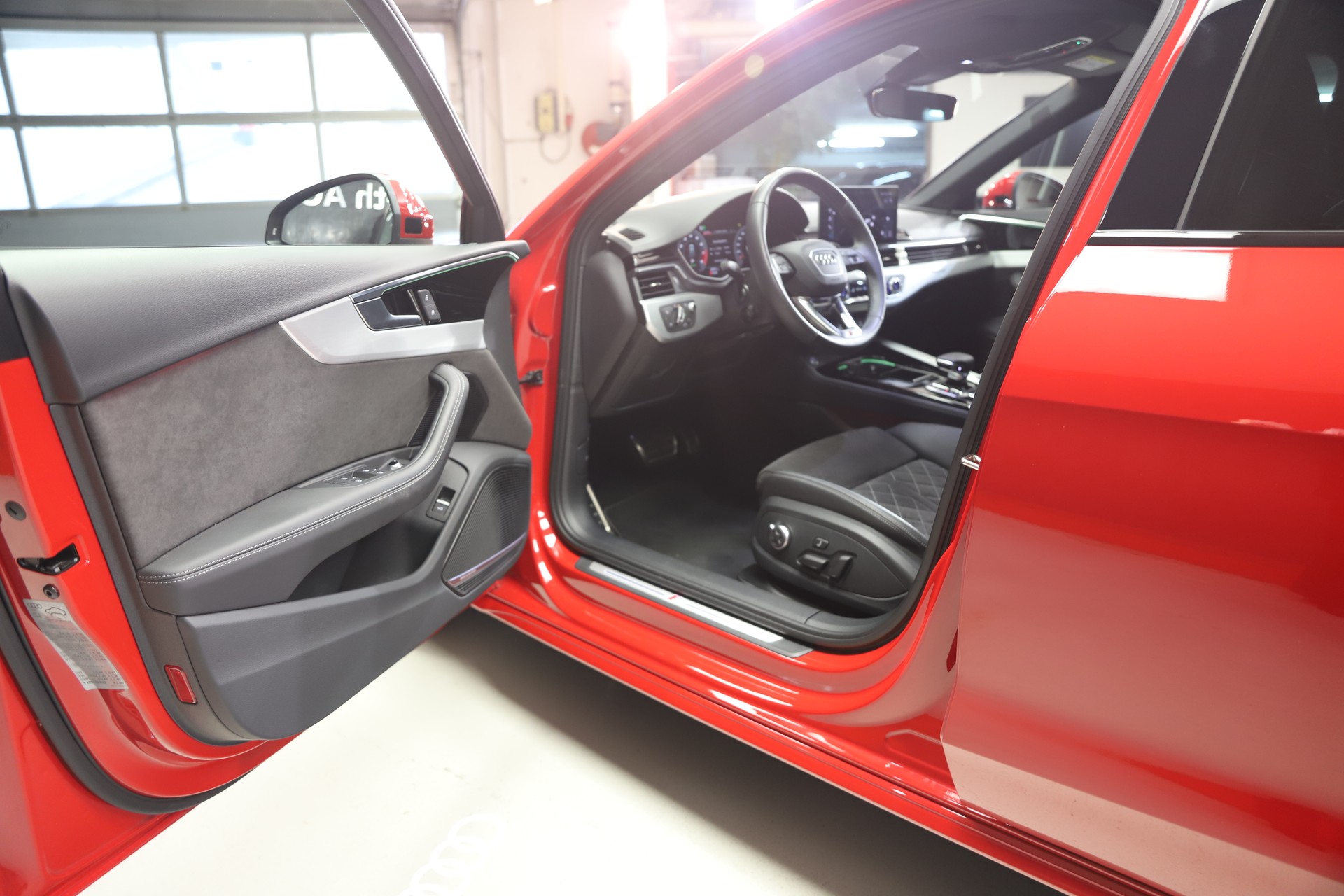 AUDI A4 Avant 45 TFSI S line S-tronic quattro-image-7