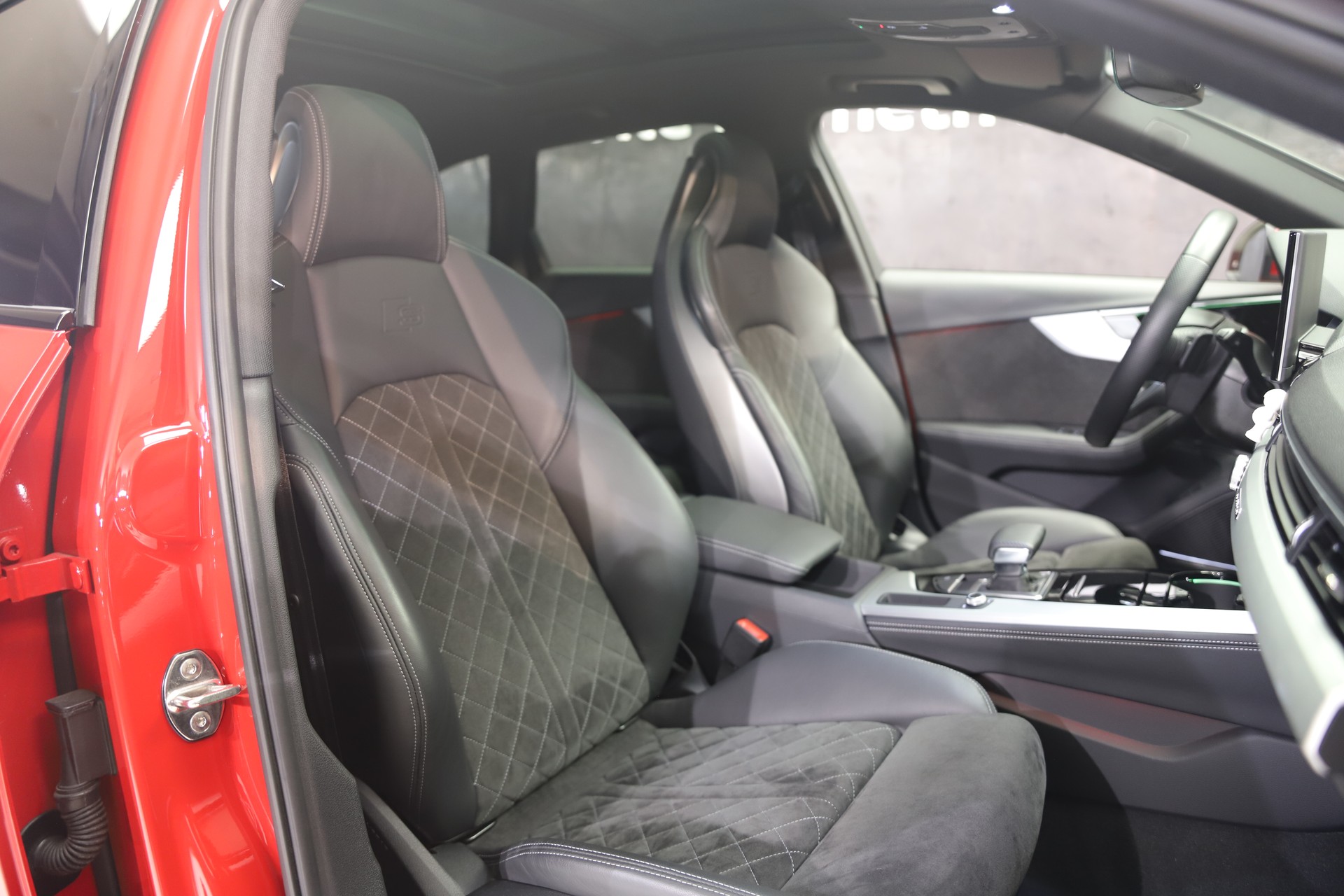 AUDI A4 Avant 45 TFSI S line S-tronic quattro-image-11