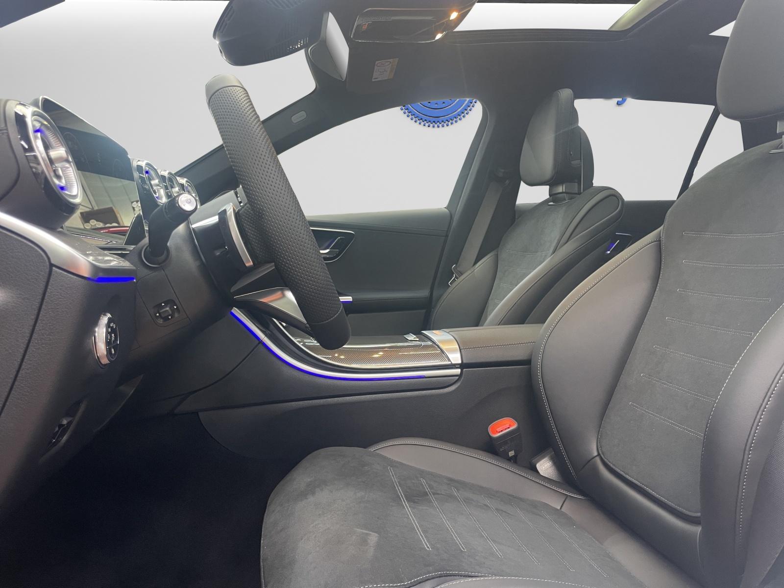 MERCEDES-BENZ C 220 d 4MATIC Swiss Star AMG Line-image-3