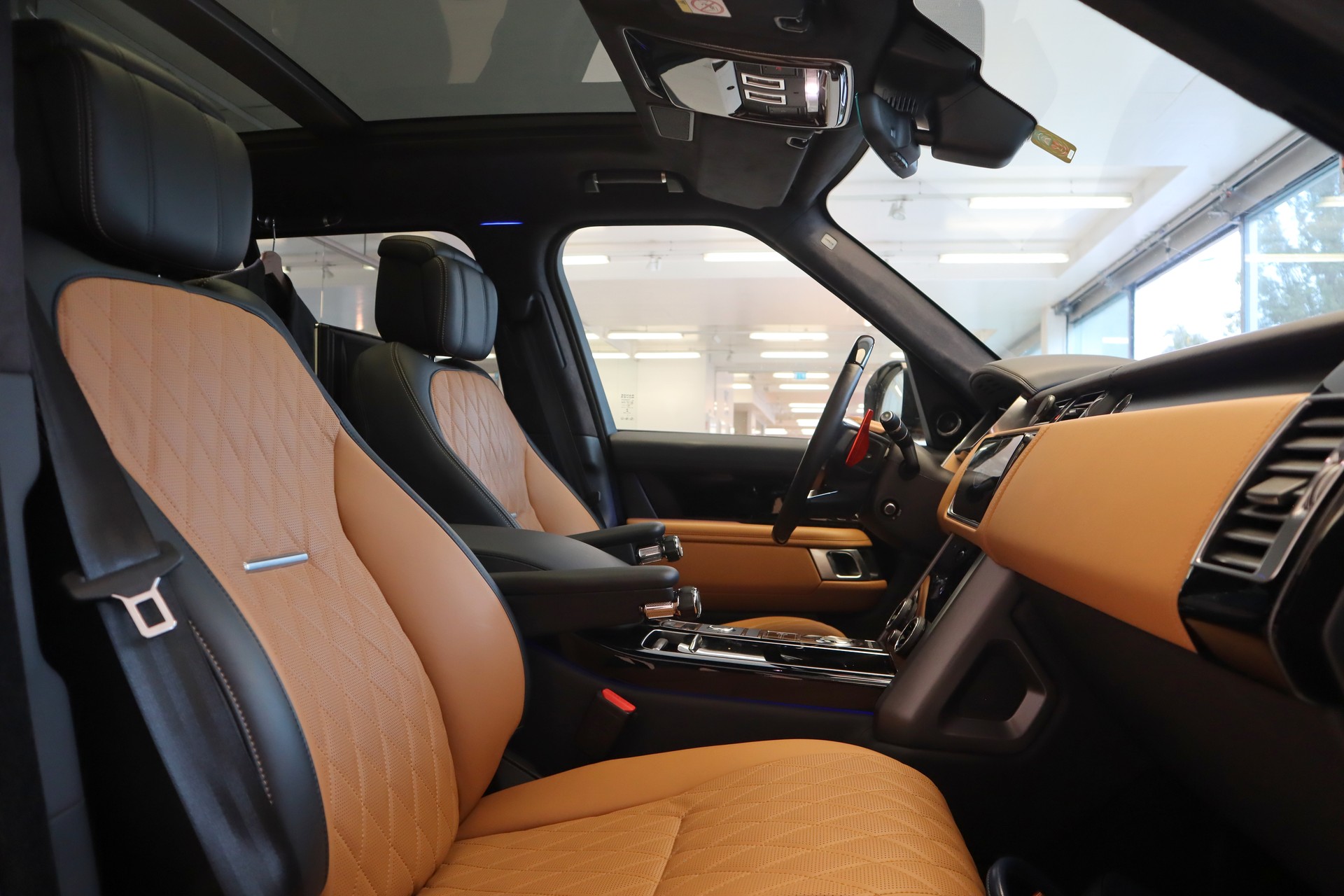 LAND ROVER Range Rover 5.0 V8 S/C SV AB Dynamic Automatic - AUTOBIOGRAPHY - Taylor Made-image-9
