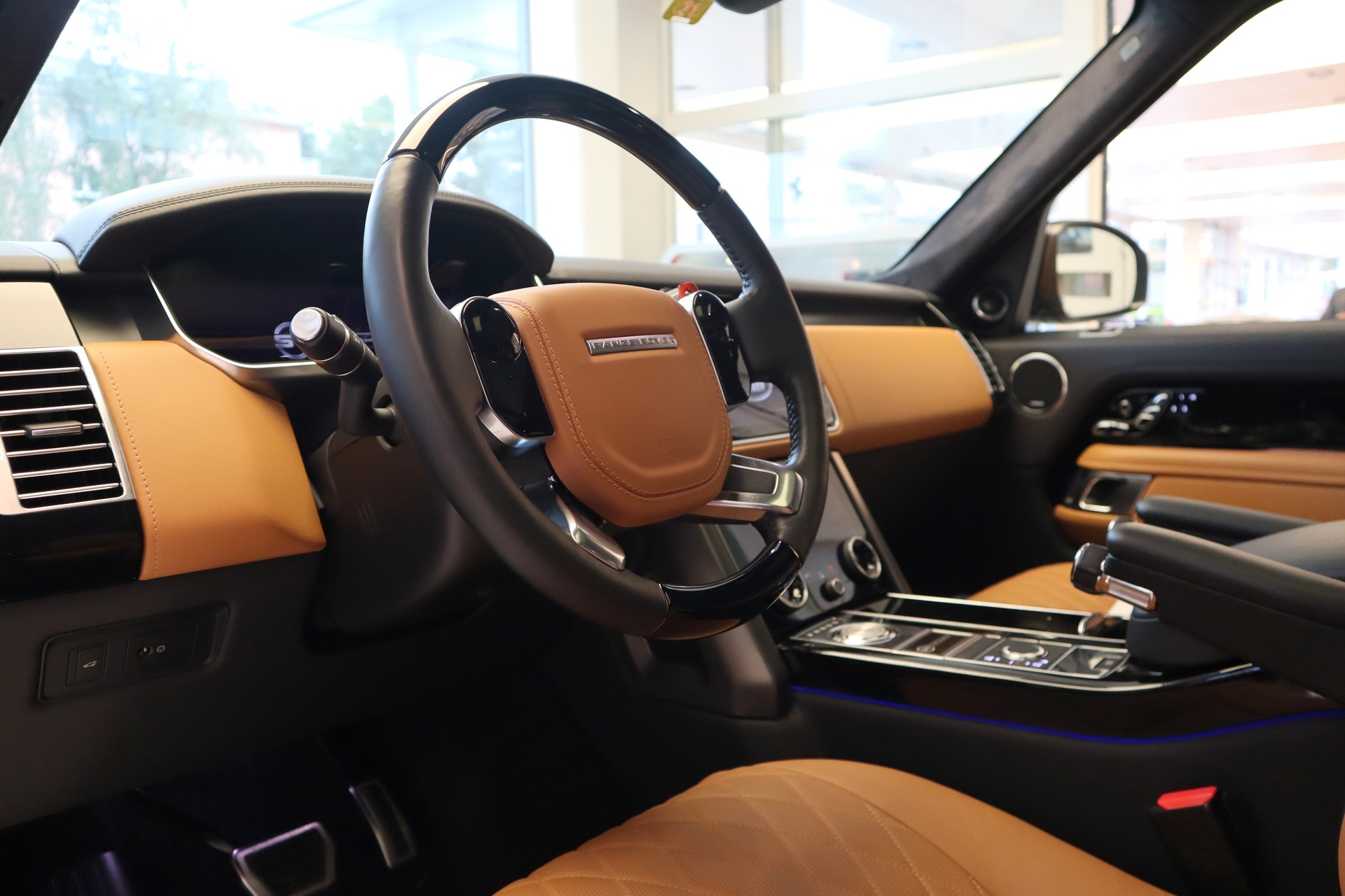 LAND ROVER Range Rover 5.0 V8 S/C SV AB Dynamic Automatic - AUTOBIOGRAPHY - Taylor Made-image-7