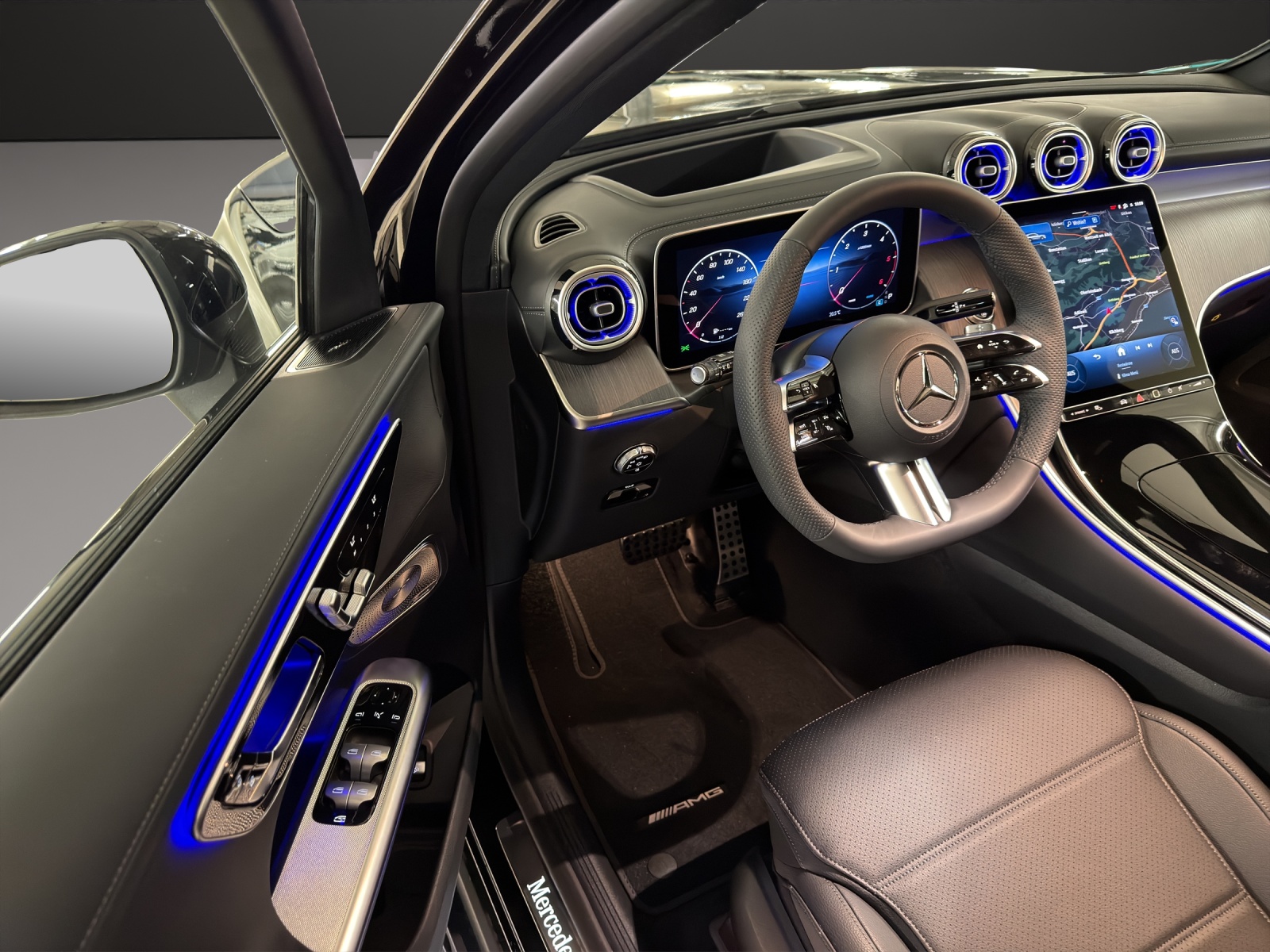 MERCEDES-BENZ GLC 300 d 4Matic 9G-Tronic-image-11