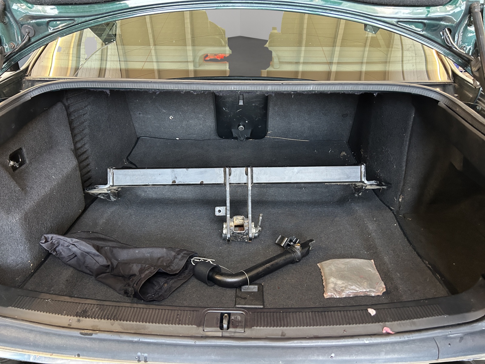 AUDI S8 4.2 quattro-image-26