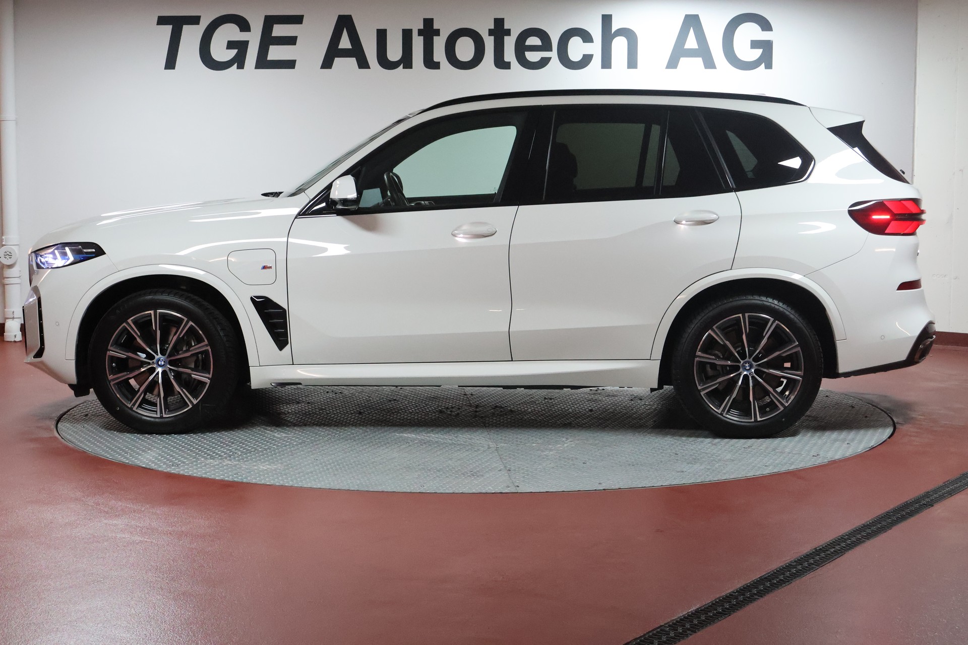 BMW X5 xDrive 50e M Sport Steptronic-image-3