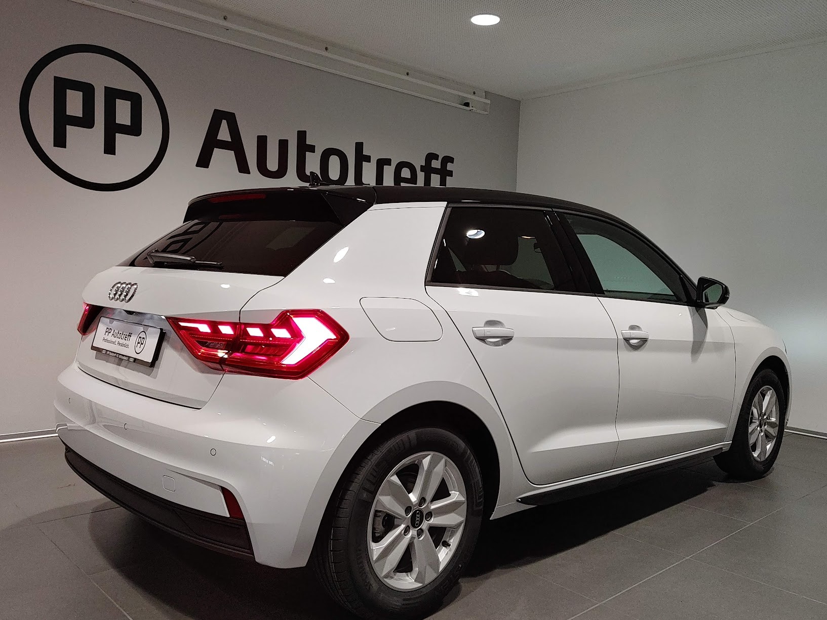 AUDI A1 Sportback 30 TFSI Attraction S-tronic-image-11