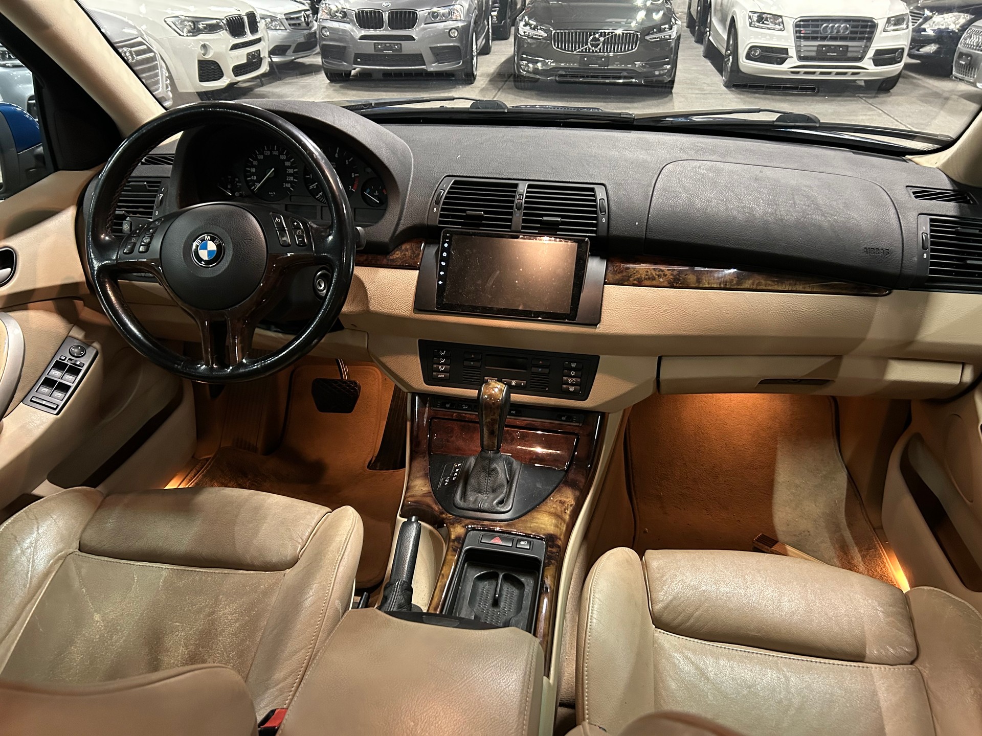 BMW X5 3.0i-image-15