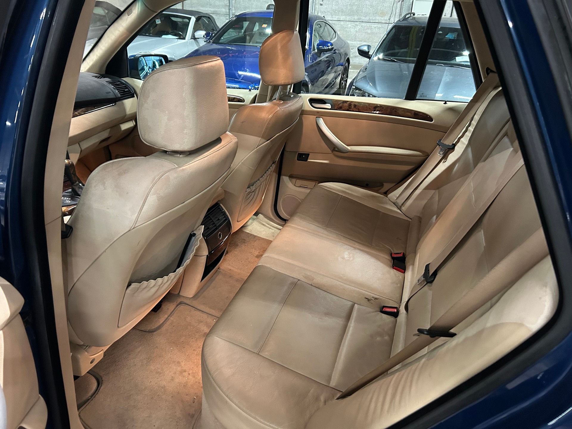 BMW X5 3.0i-image-13
