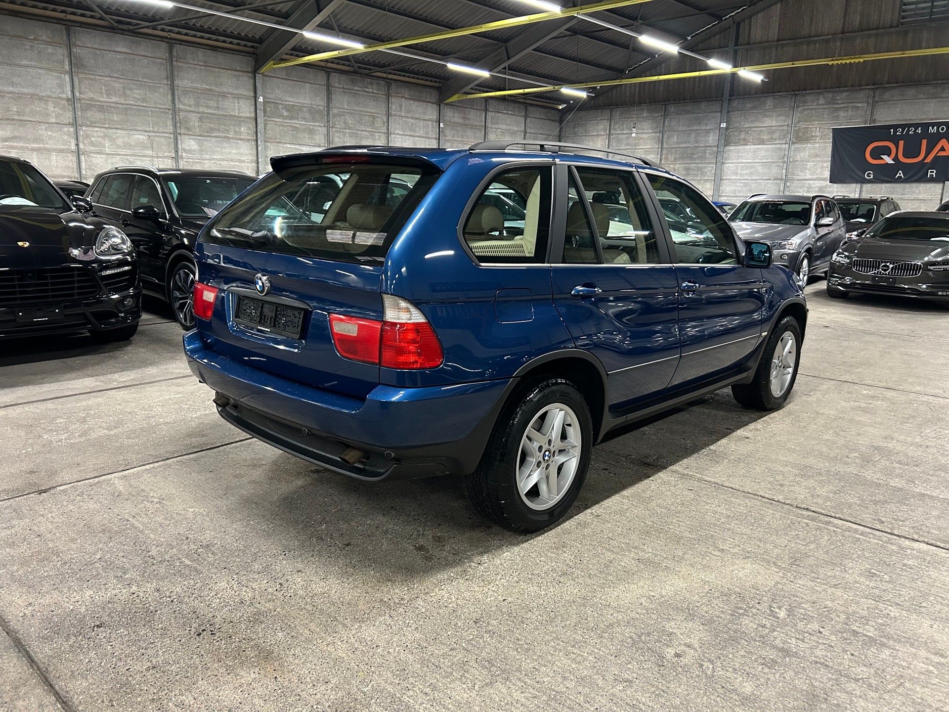 BMW X5 3.0i-image-3