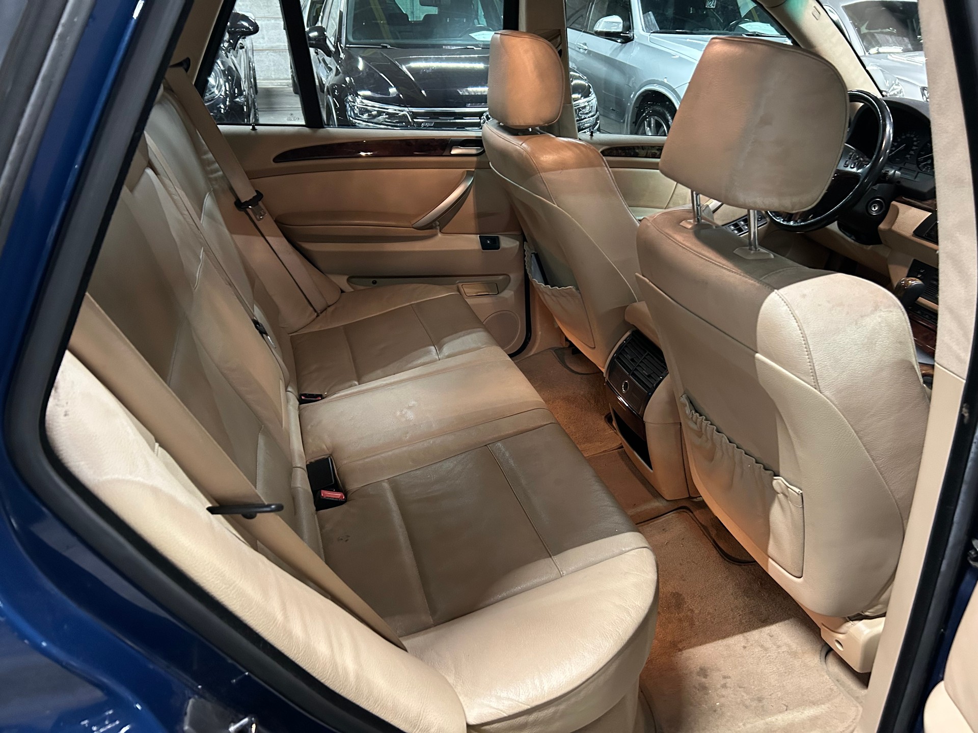 BMW X5 3.0i-image-14