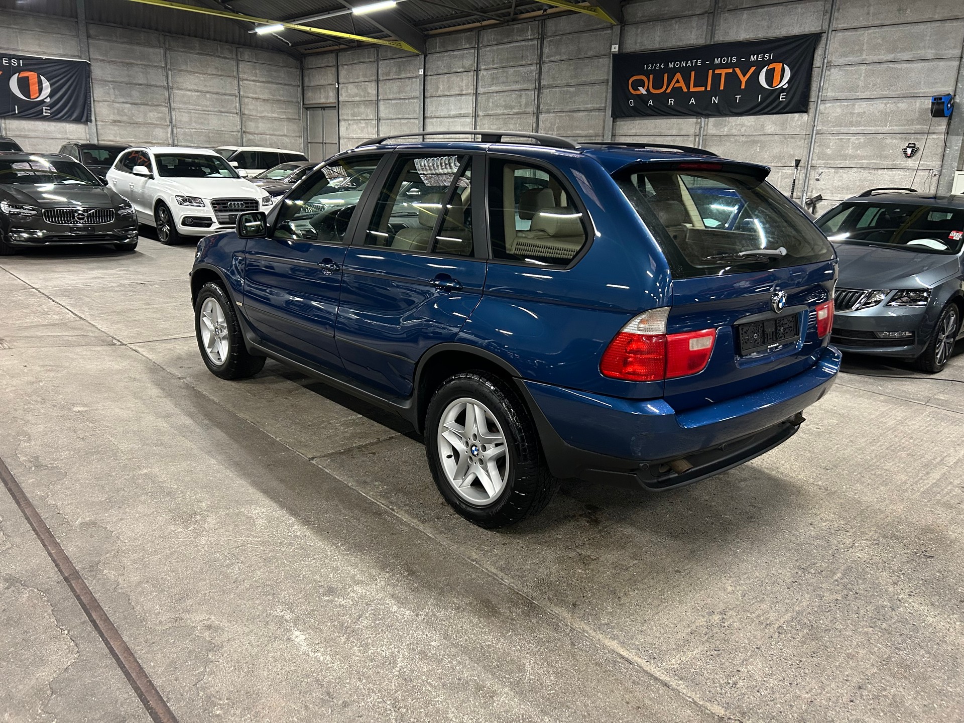 BMW X5 3.0i-image-5