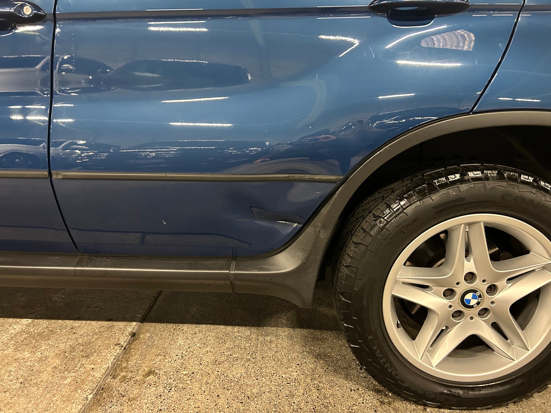 BMW X5 3.0i-image-9