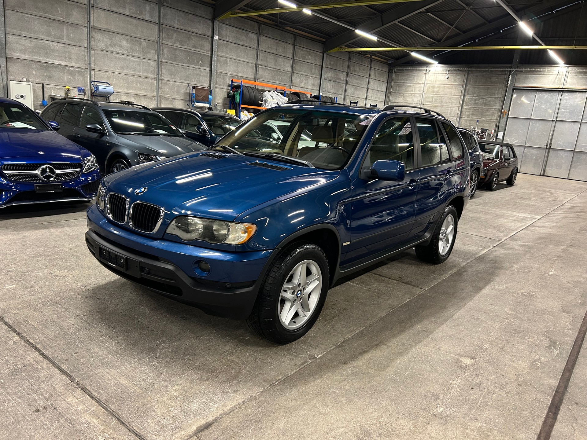 BMW X5 3.0i-image-6