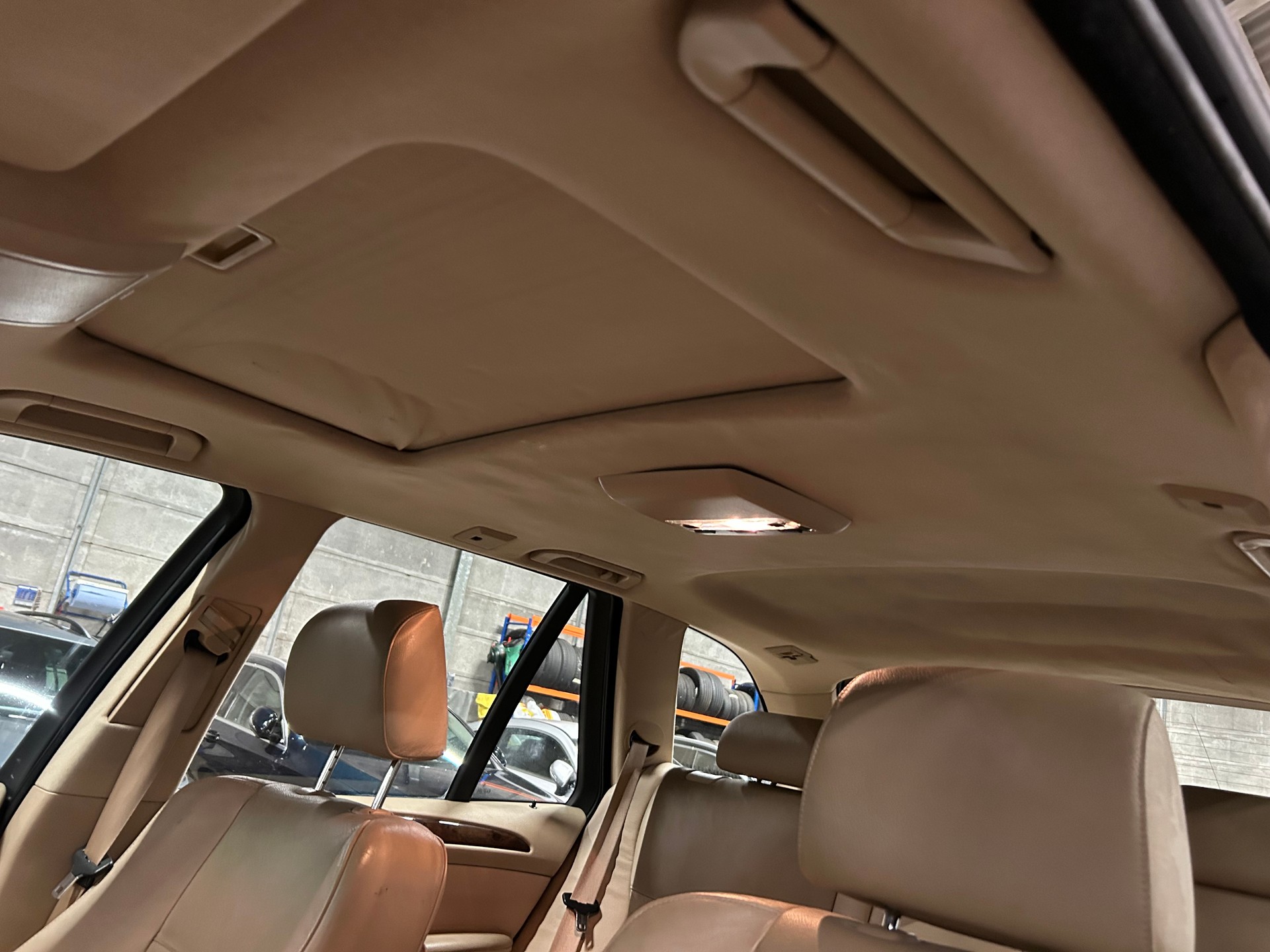 BMW X5 3.0i-image-12