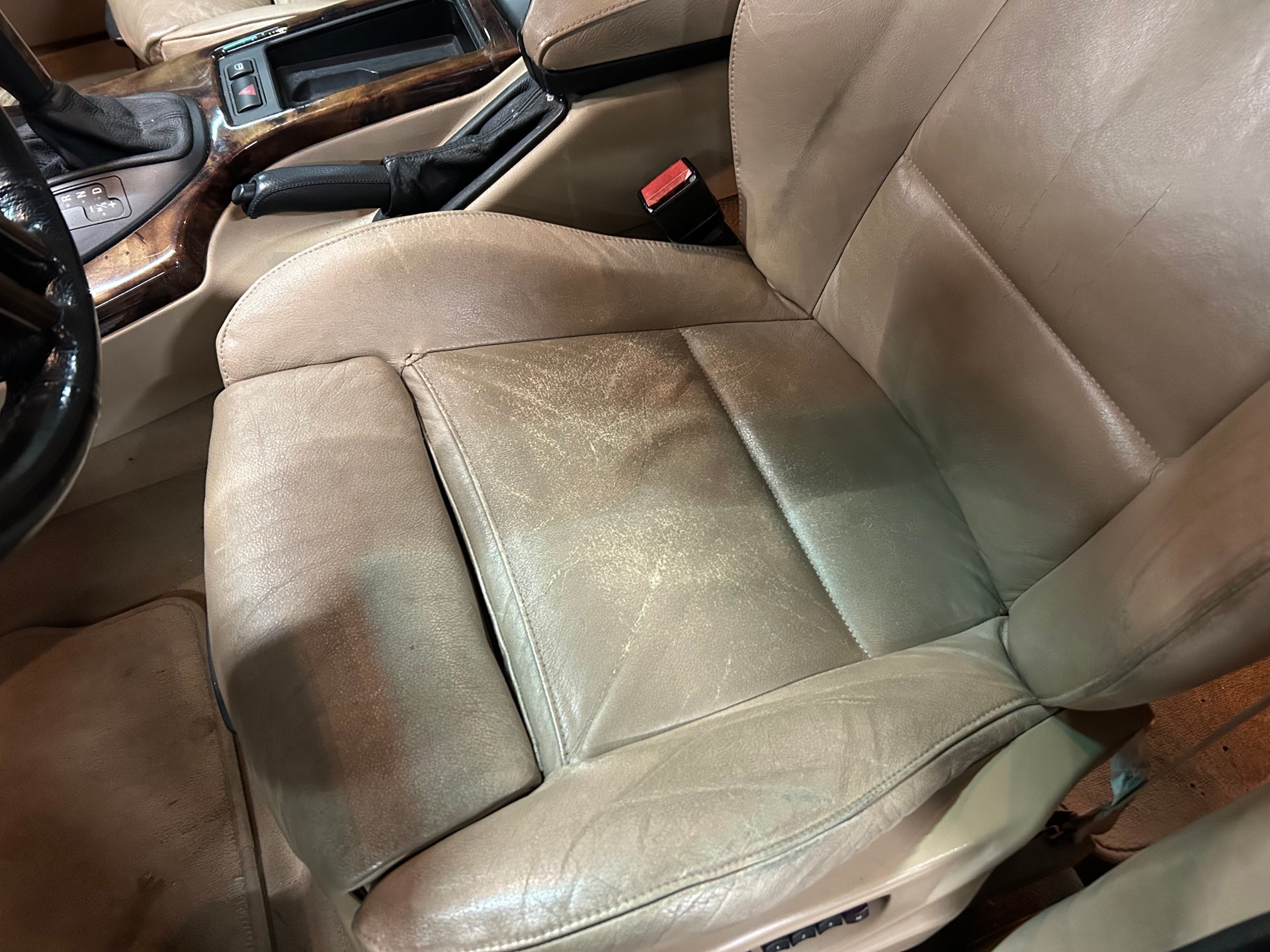 BMW X5 3.0i-image-11