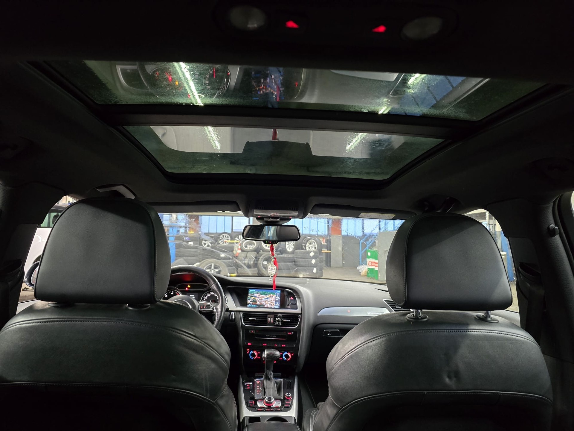 AUDI A4 Avant 2.0 TDI quattro S-tronic-image-10