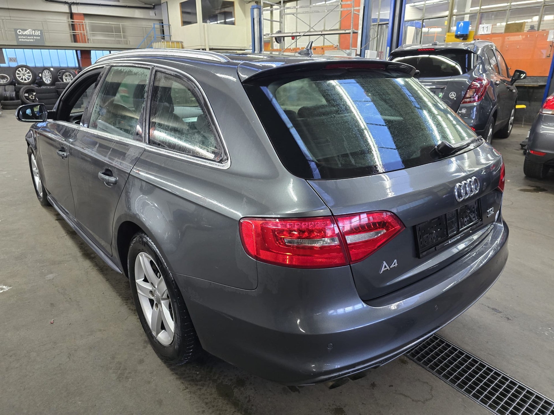 AUDI A4 Avant 2.0 TDI quattro S-tronic-image-9