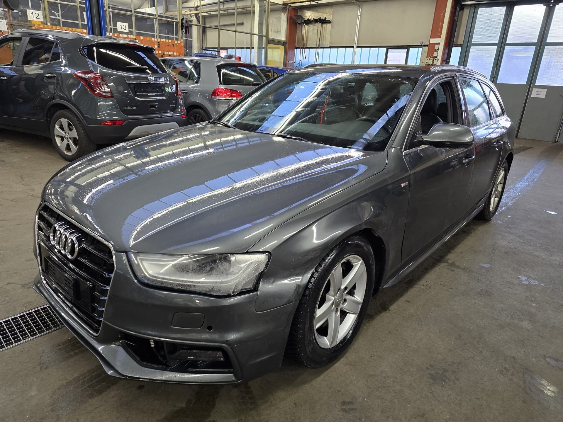 AUDI A4 Avant 2.0 TDI quattro S-tronic-image-2