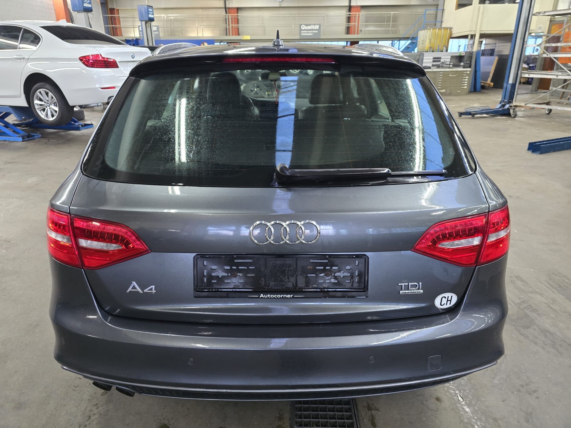 AUDI A4 Avant 2.0 TDI quattro S-tronic-image-7