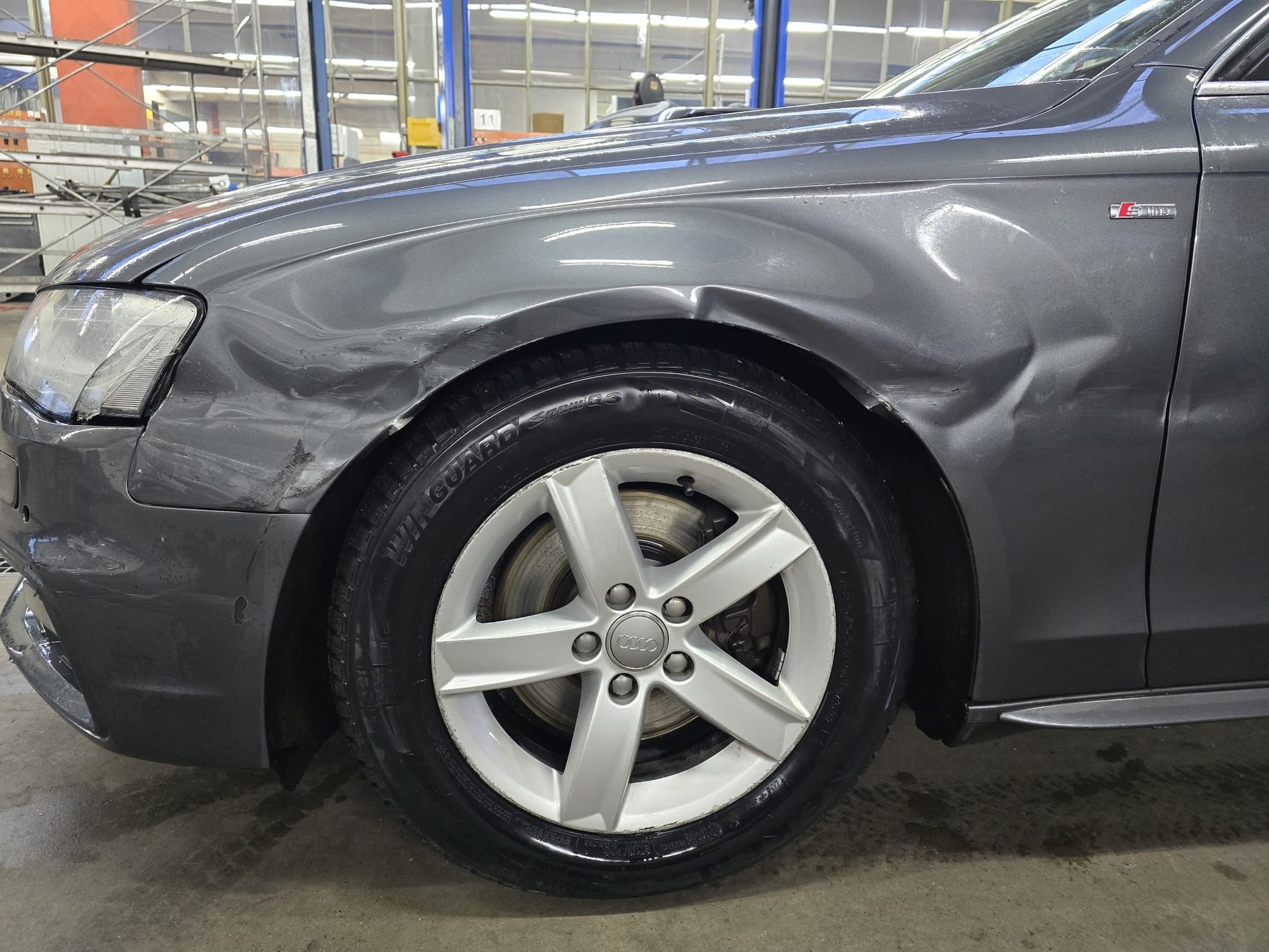 AUDI A4 Avant 2.0 TDI quattro S-tronic-image-5