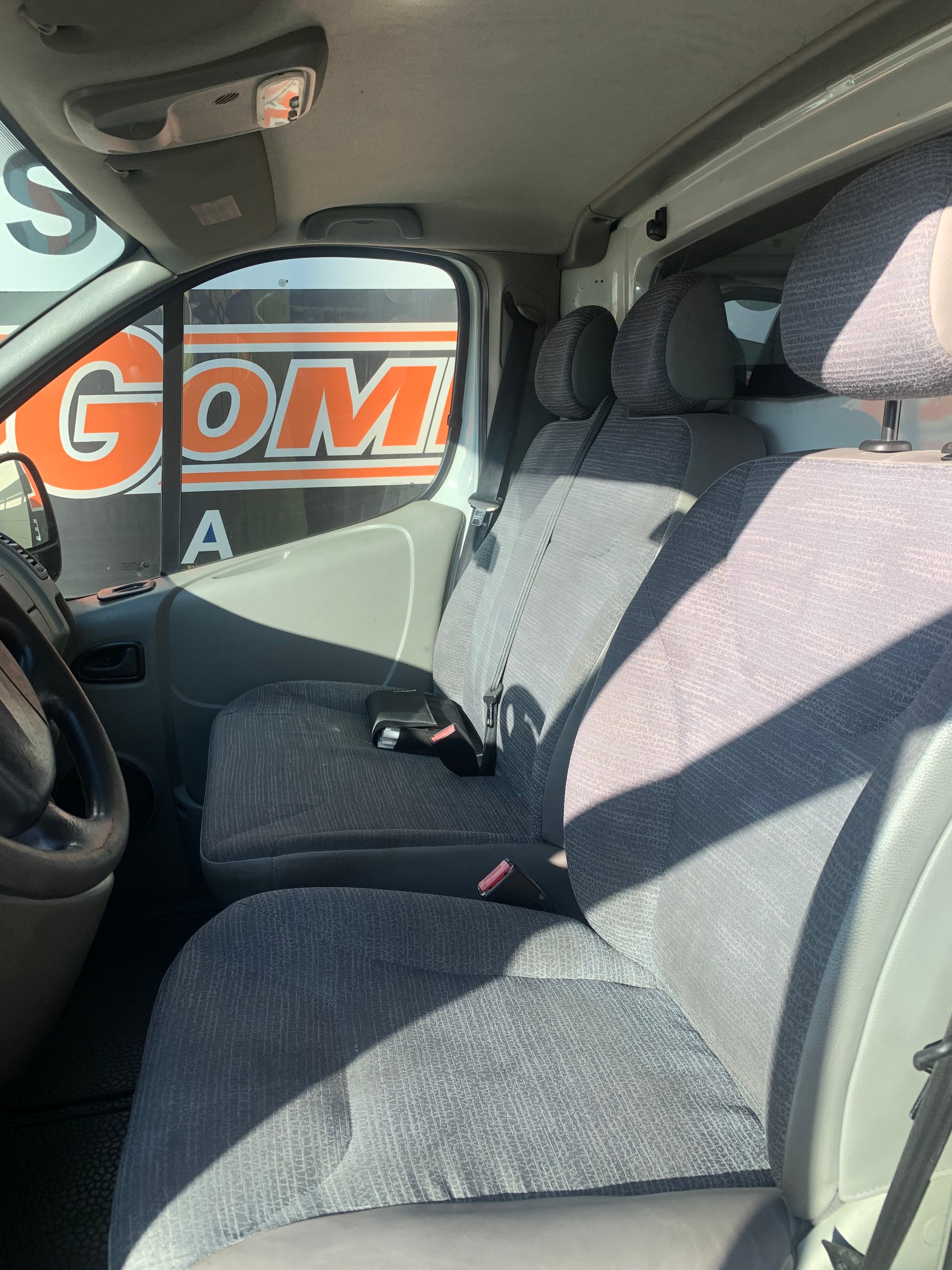RENAULT Trafic 2.0 dCi 115 2.9t L1H1-image-8