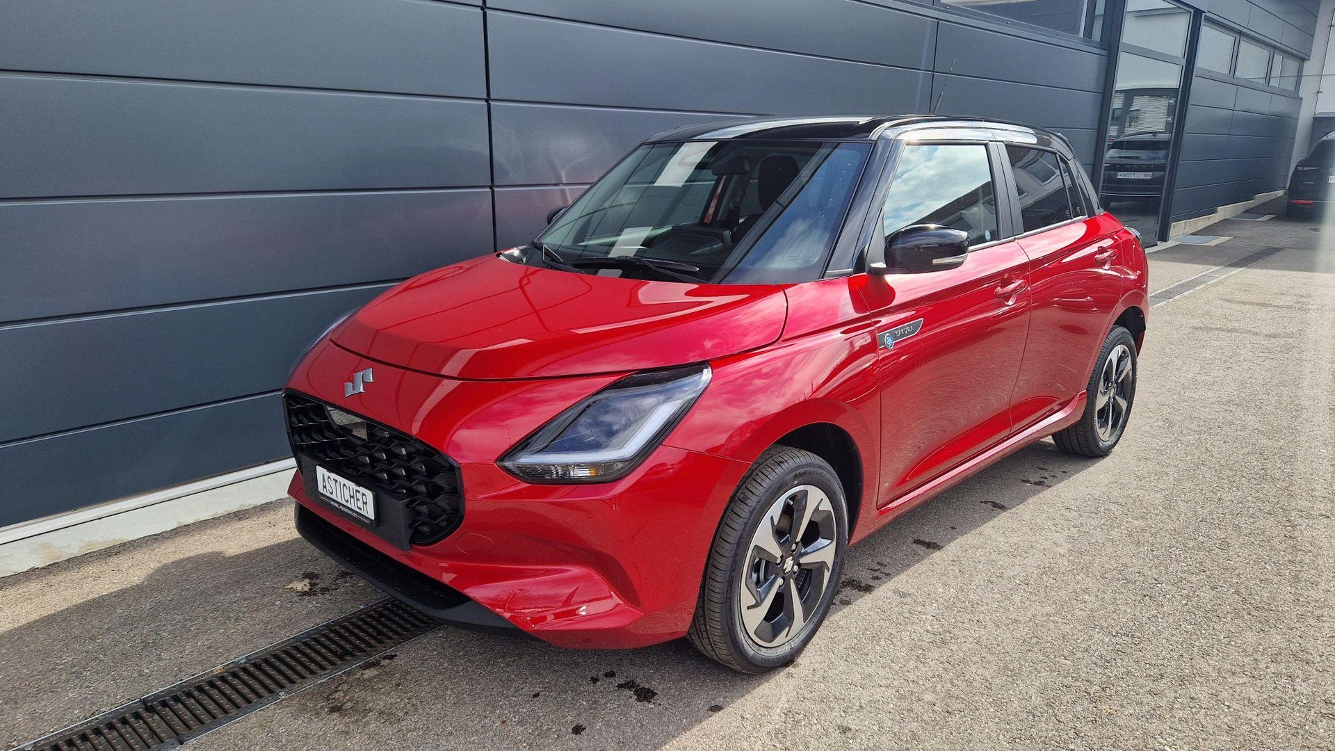 SUZUKI Swift 1.2 Sakura Top Hybrid 4x4-image-0