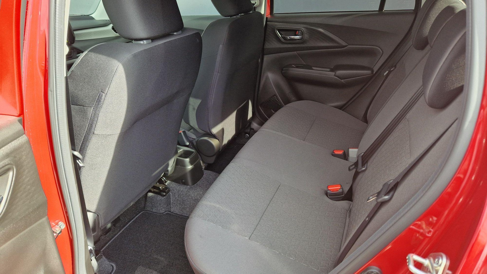 SUZUKI Swift 1.2 Sakura Top Hybrid 4x4-image-5