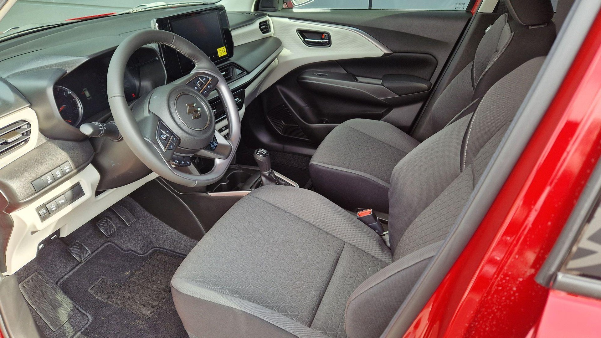SUZUKI Swift 1.2 Sakura Top Hybrid 4x4-image-7