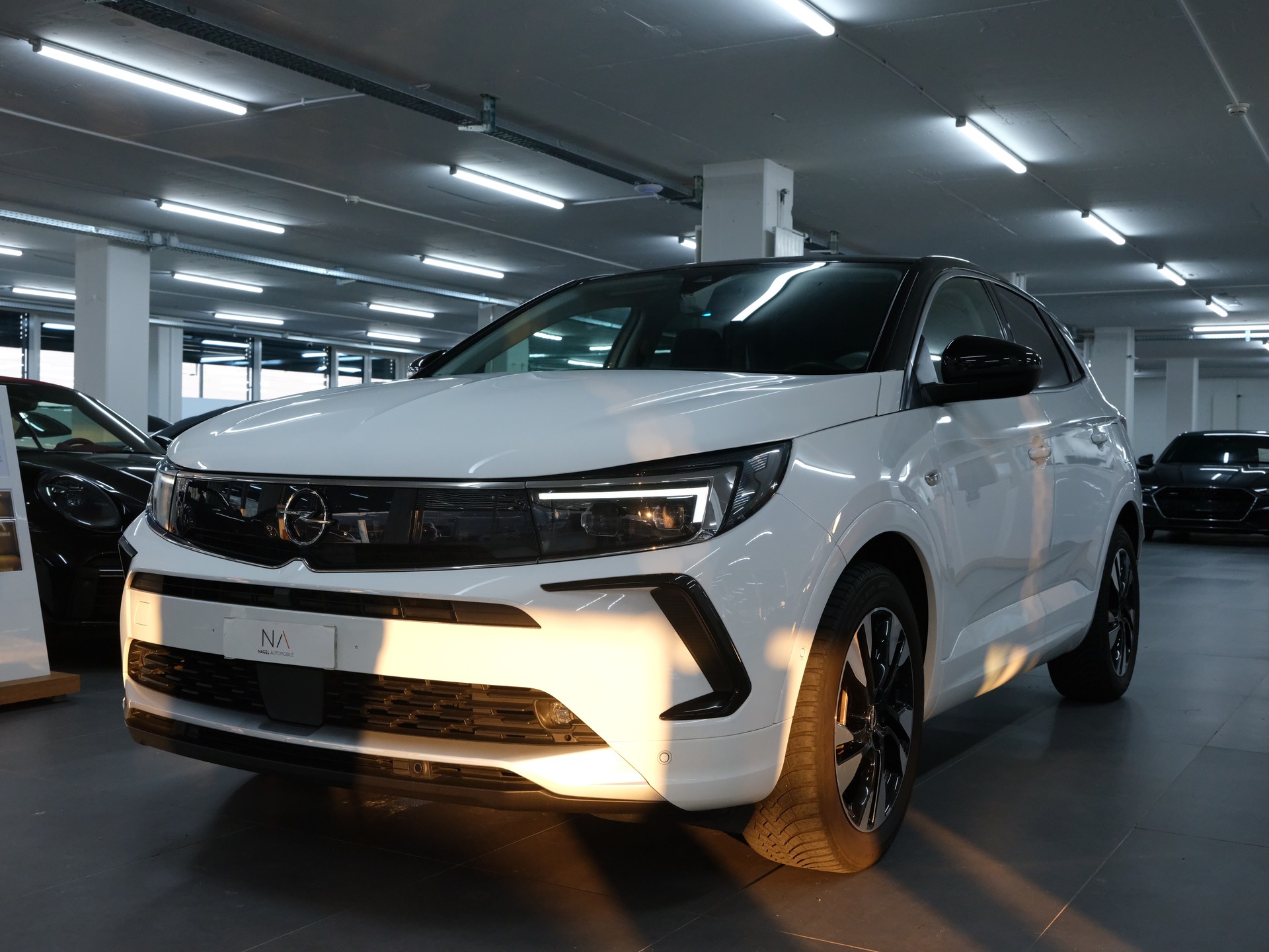 OPEL Grandland 1.6 Hybrid Ultimate Automatik-image-6