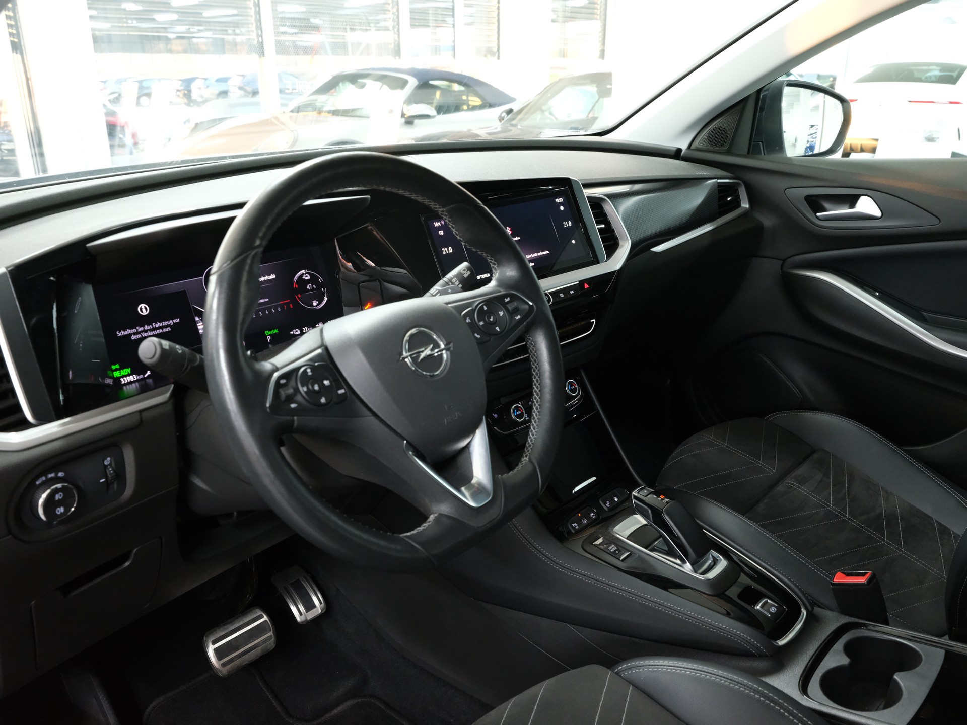 OPEL Grandland 1.6 Hybrid Ultimate Automatik-image-13