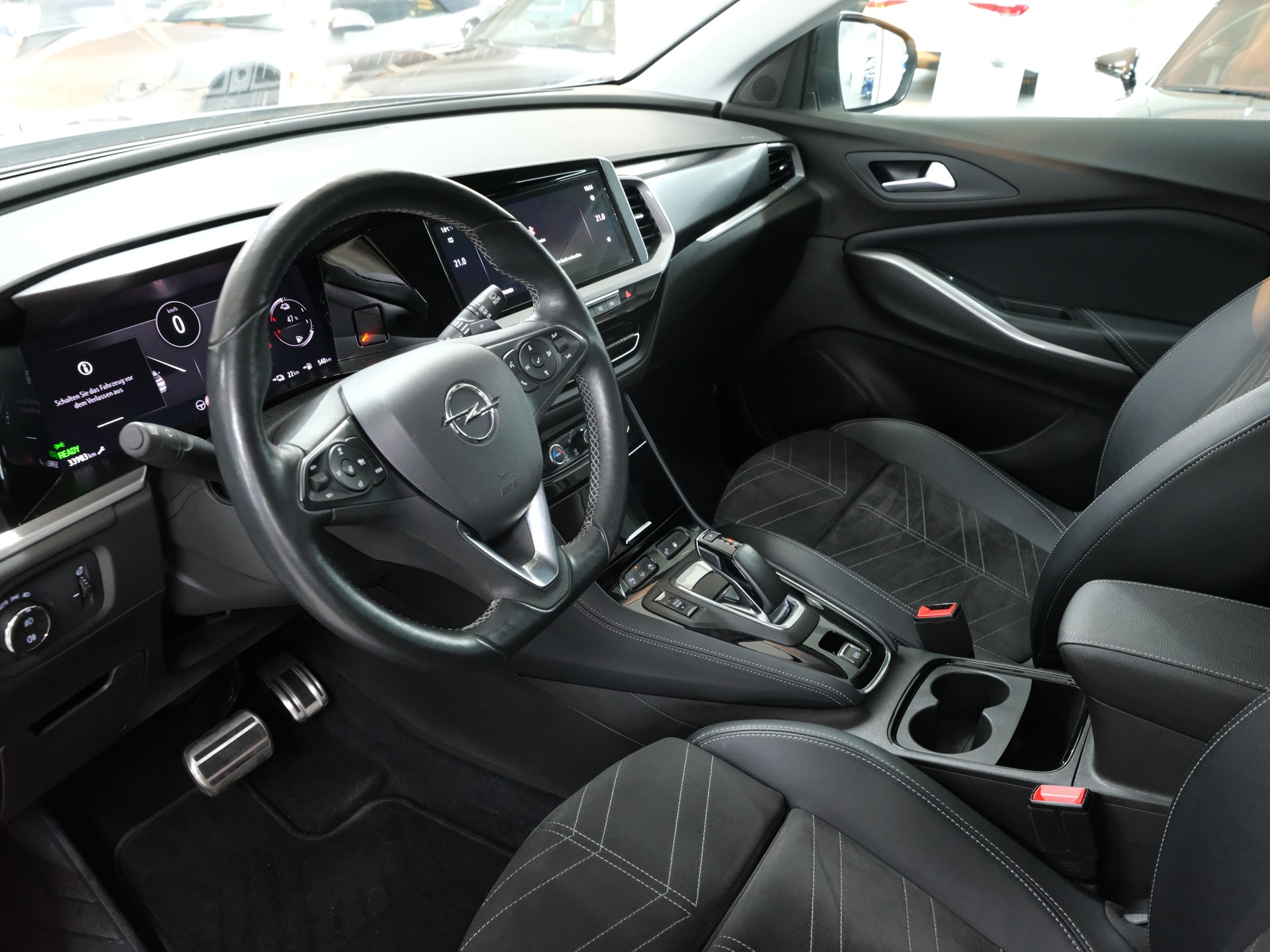 OPEL Grandland 1.6 Hybrid Ultimate Automatik-image-14