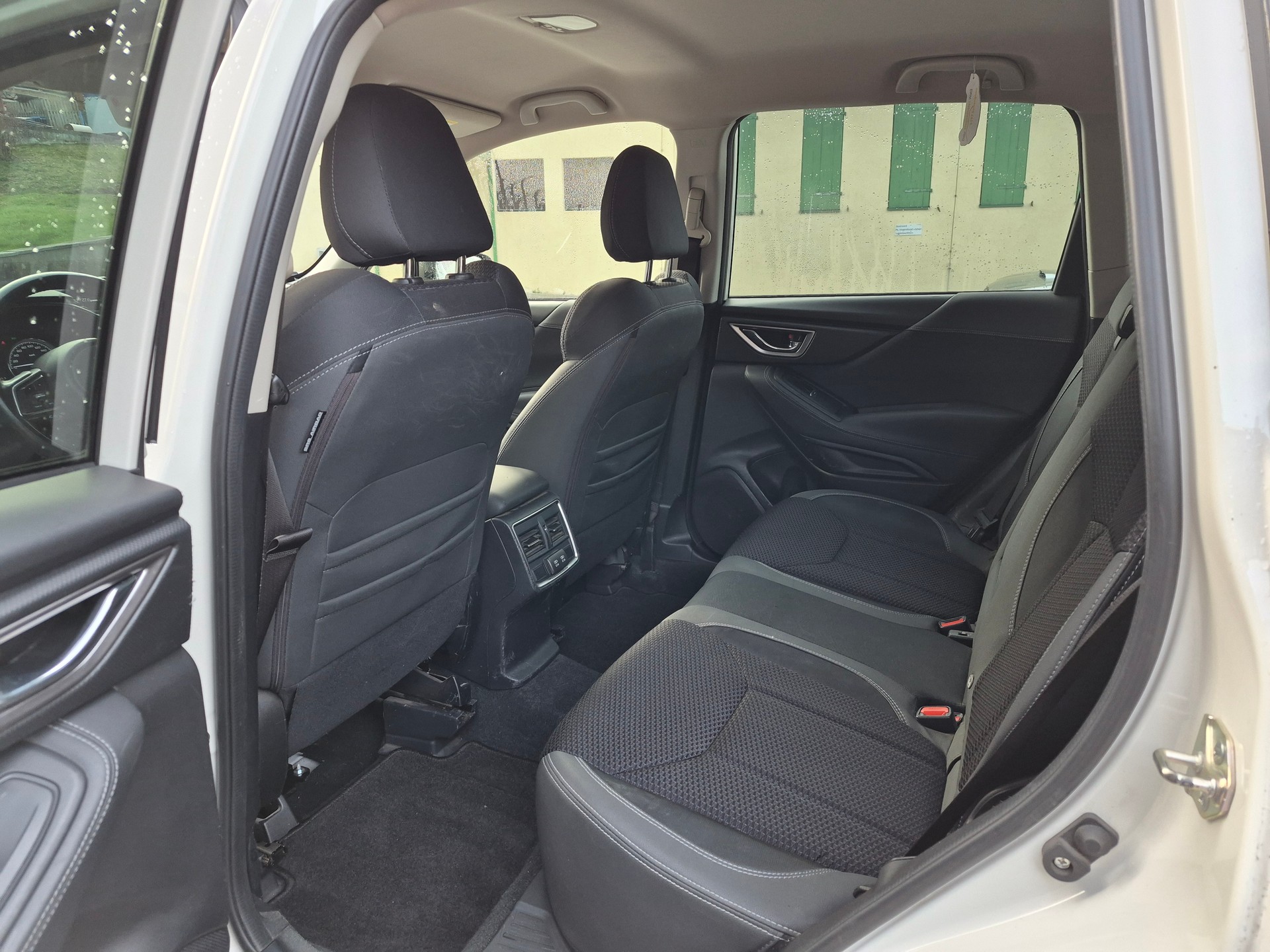 SUBARU Forester 2.0i e-Boxer Swiss Plus Lineartronic-image-9
