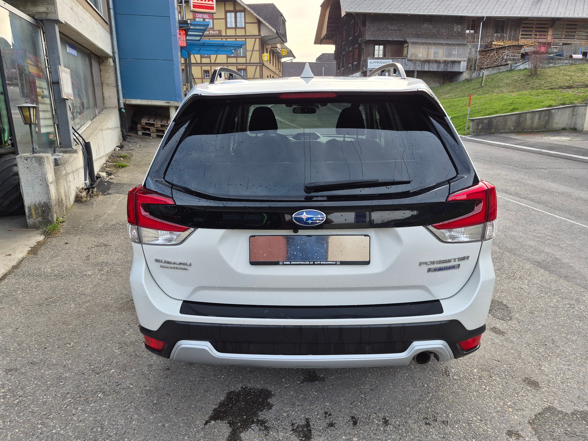 SUBARU Forester 2.0i e-Boxer Swiss Plus Lineartronic-image-5