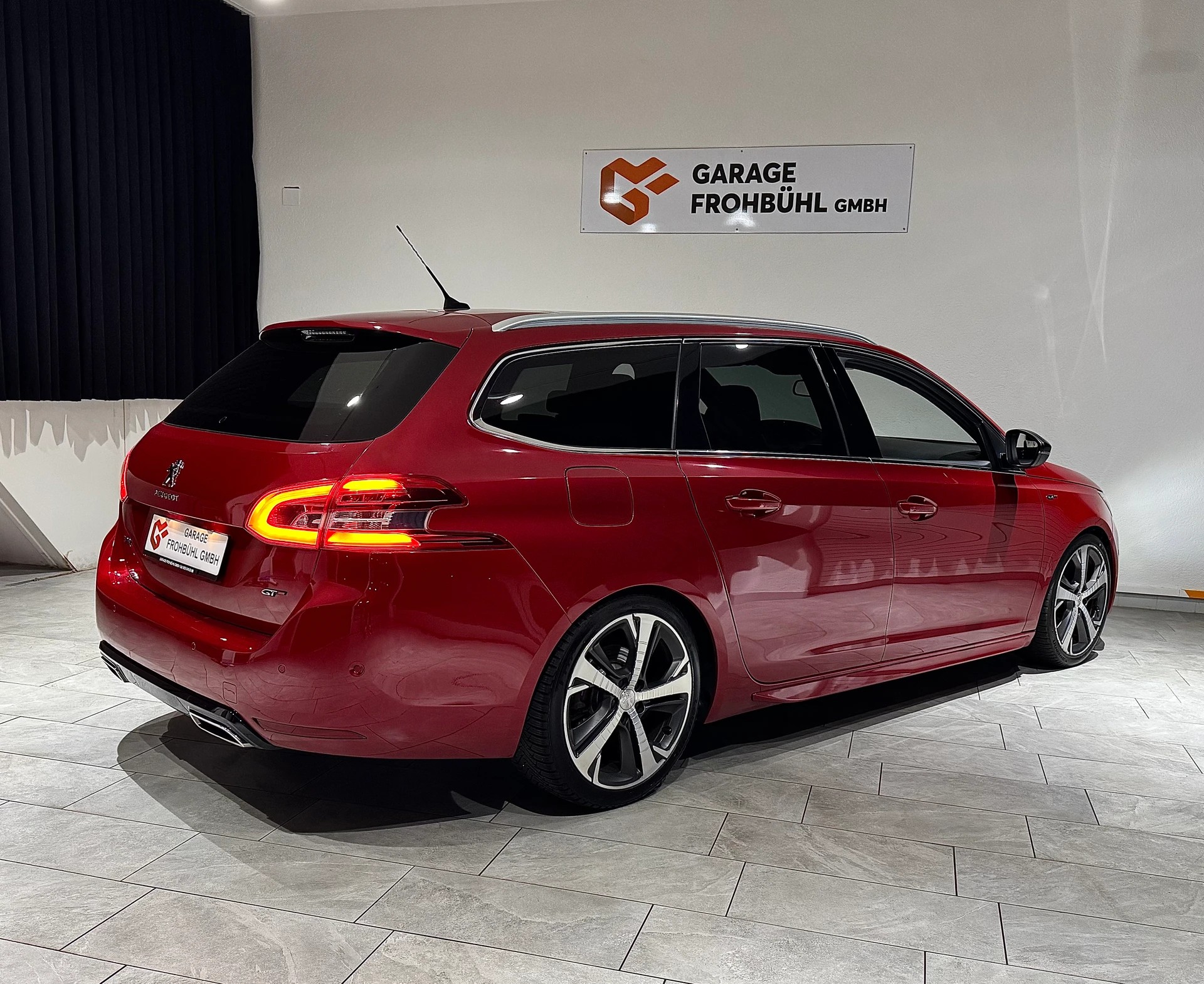 PEUGEOT 308 SW 1.6 THP GT EAT8-image-6