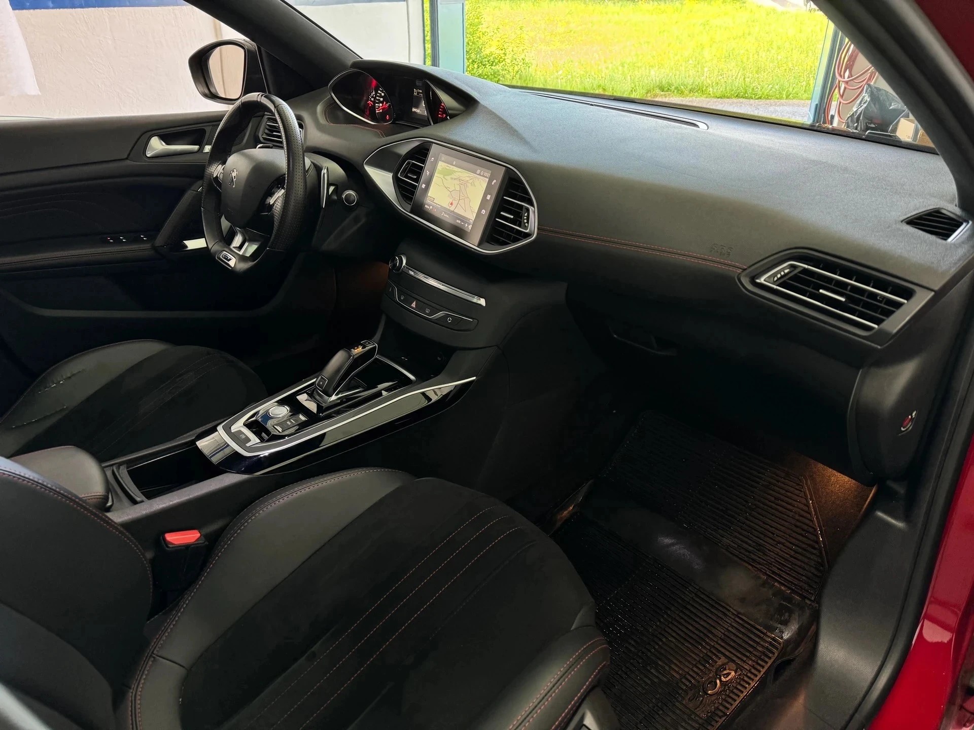 PEUGEOT 308 SW 1.6 THP GT EAT8-image-9