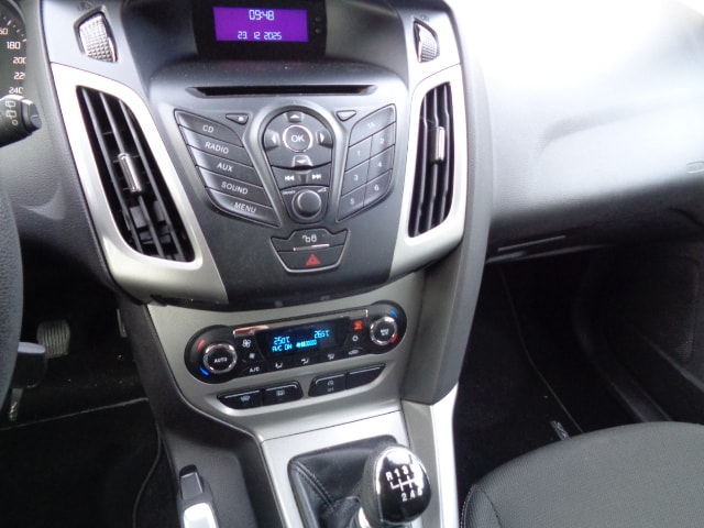 FORD Focus 1.0 SCTi Titanium-image-10