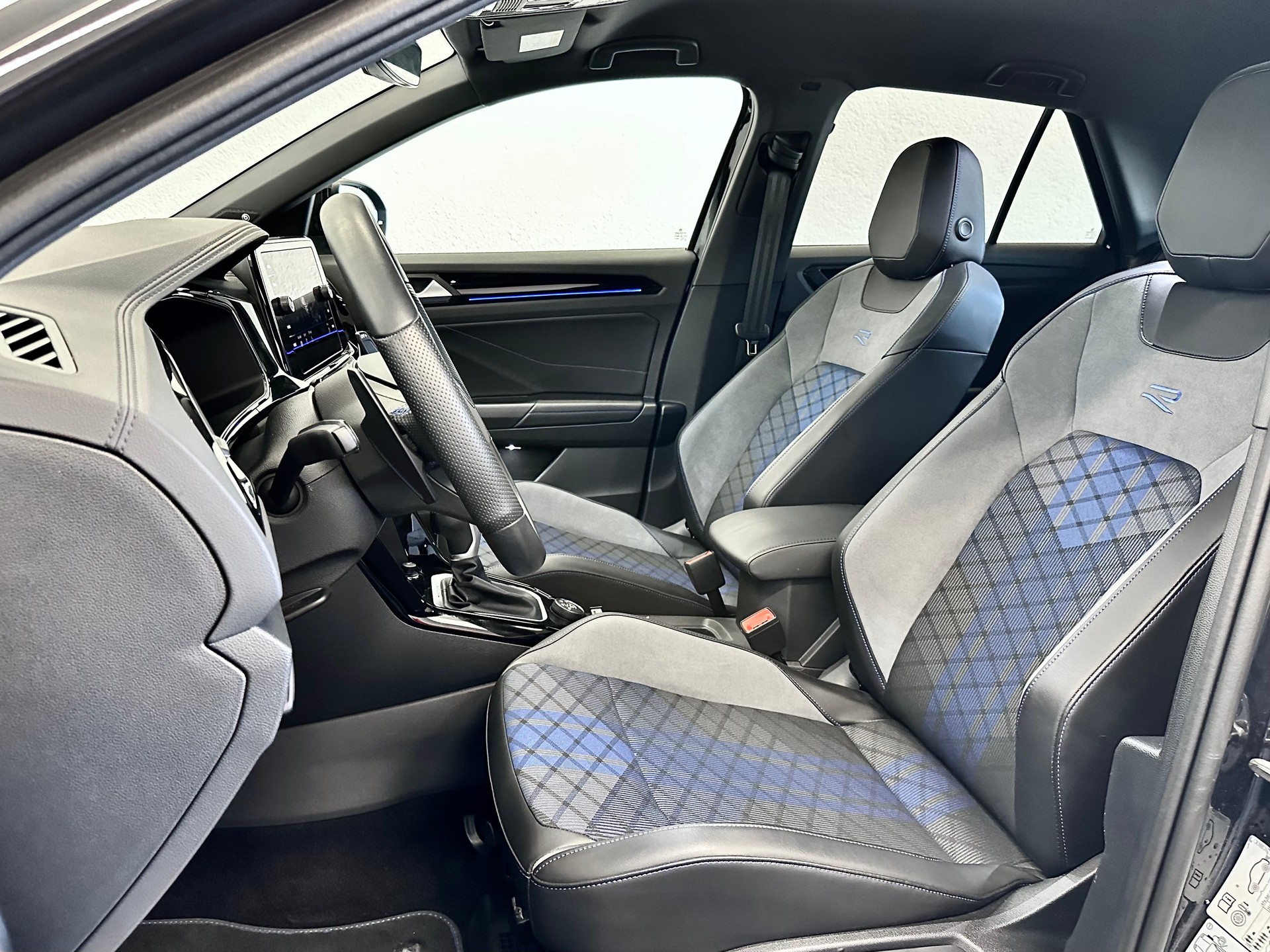 VW T-Roc 2.0 TSI R DSG 4Motion "Akrapovic"-image-14