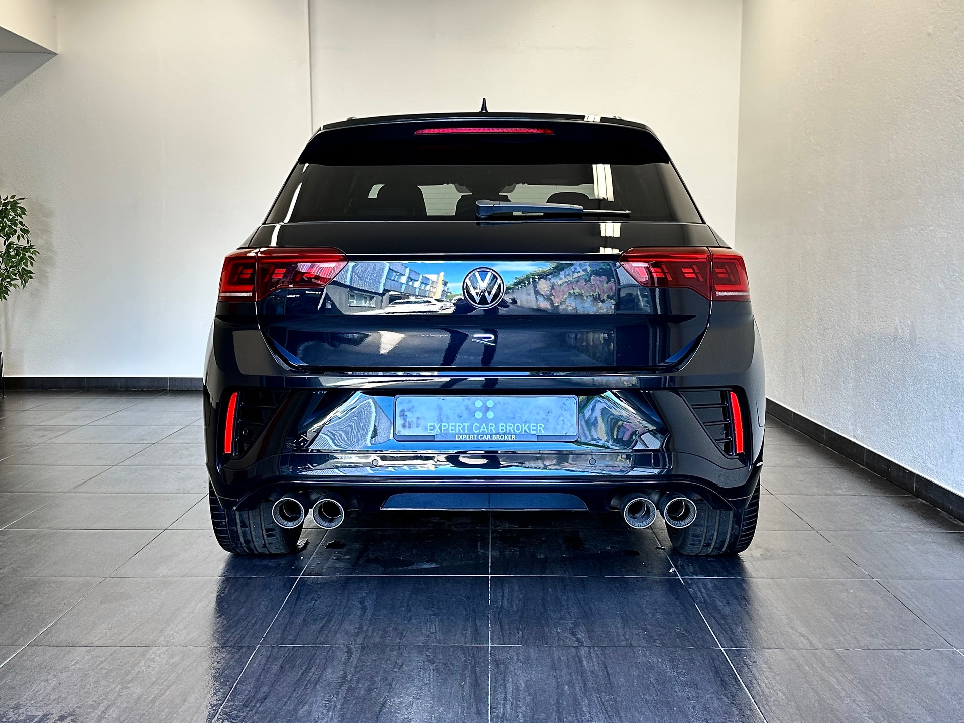 VW T-Roc 2.0 TSI R DSG 4Motion "Akrapovic"-image-10
