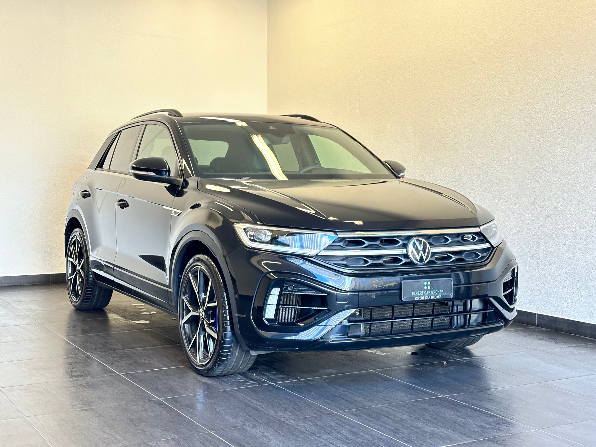 VW T-Roc 2.0 TSI R DSG 4Motion "Akrapovic"-image-1