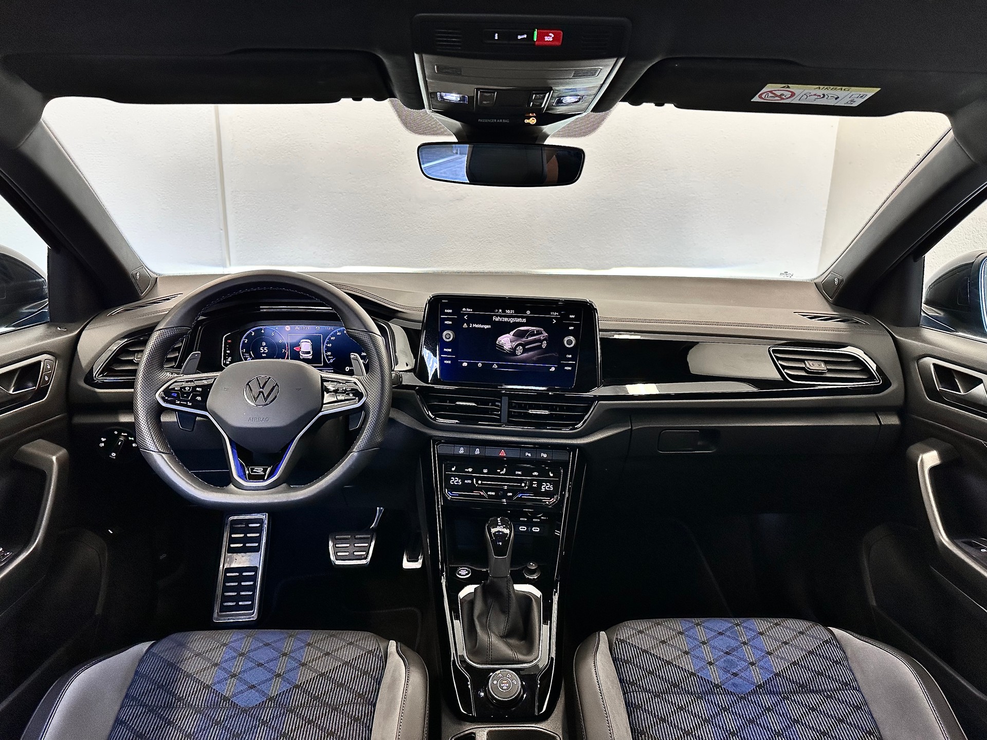 VW T-Roc 2.0 TSI R DSG 4Motion "Akrapovic"-image-12
