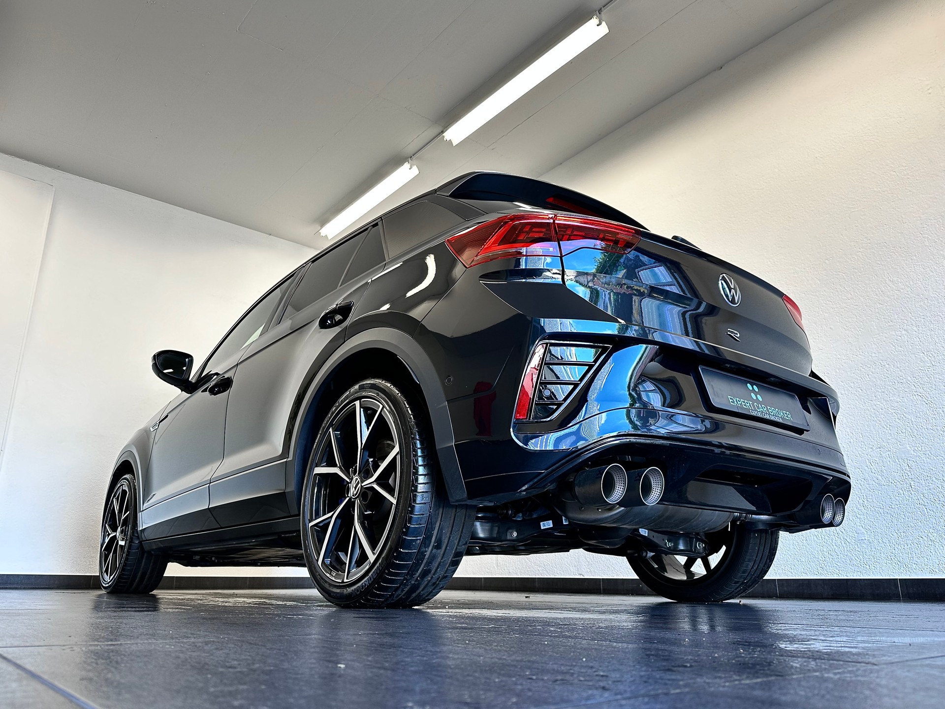 VW T-Roc 2.0 TSI R DSG 4Motion "Akrapovic"-image-8