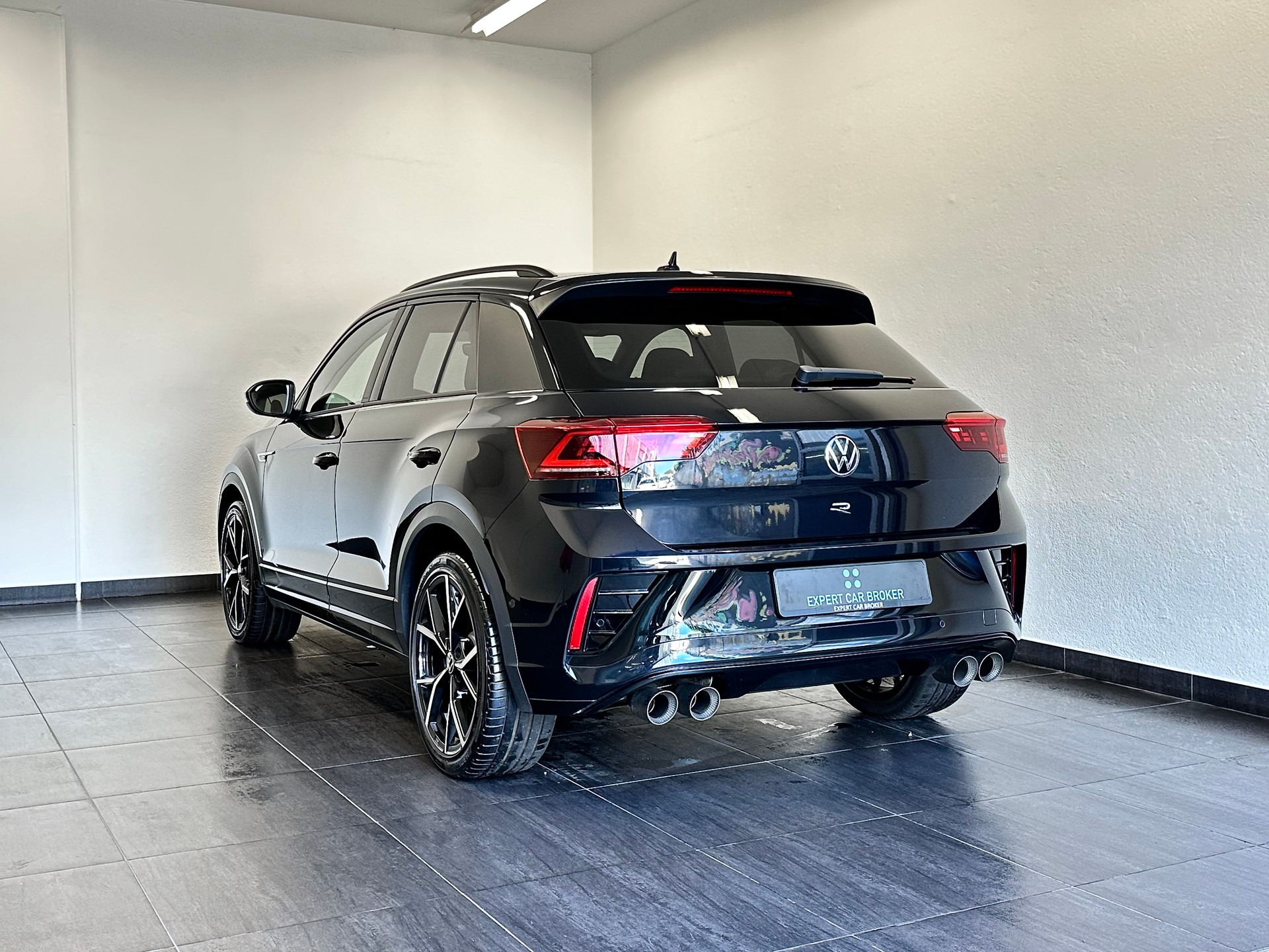 VW T-Roc 2.0 TSI R DSG 4Motion "Akrapovic"-image-9